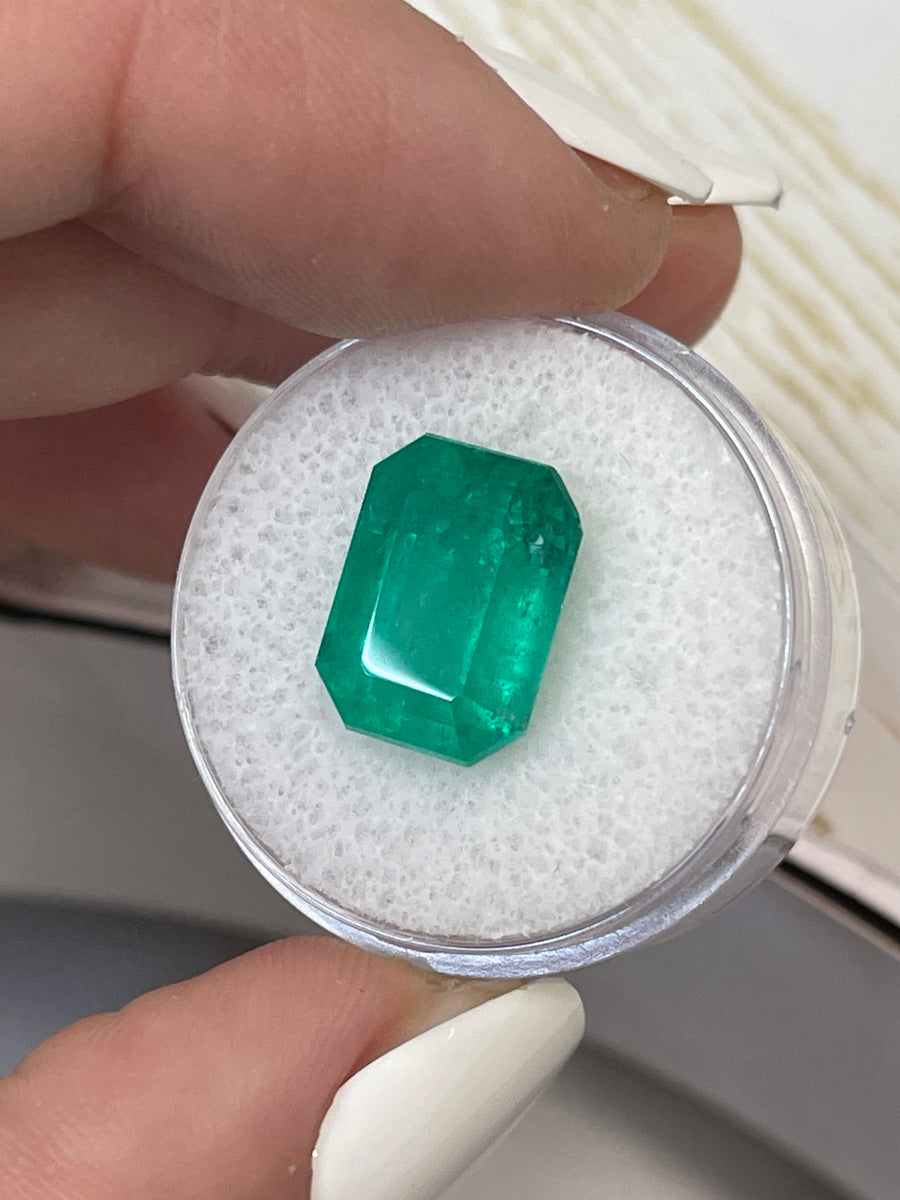 Colombian Emerald in Emerald Cut - 7.64 Carats Loose Stone