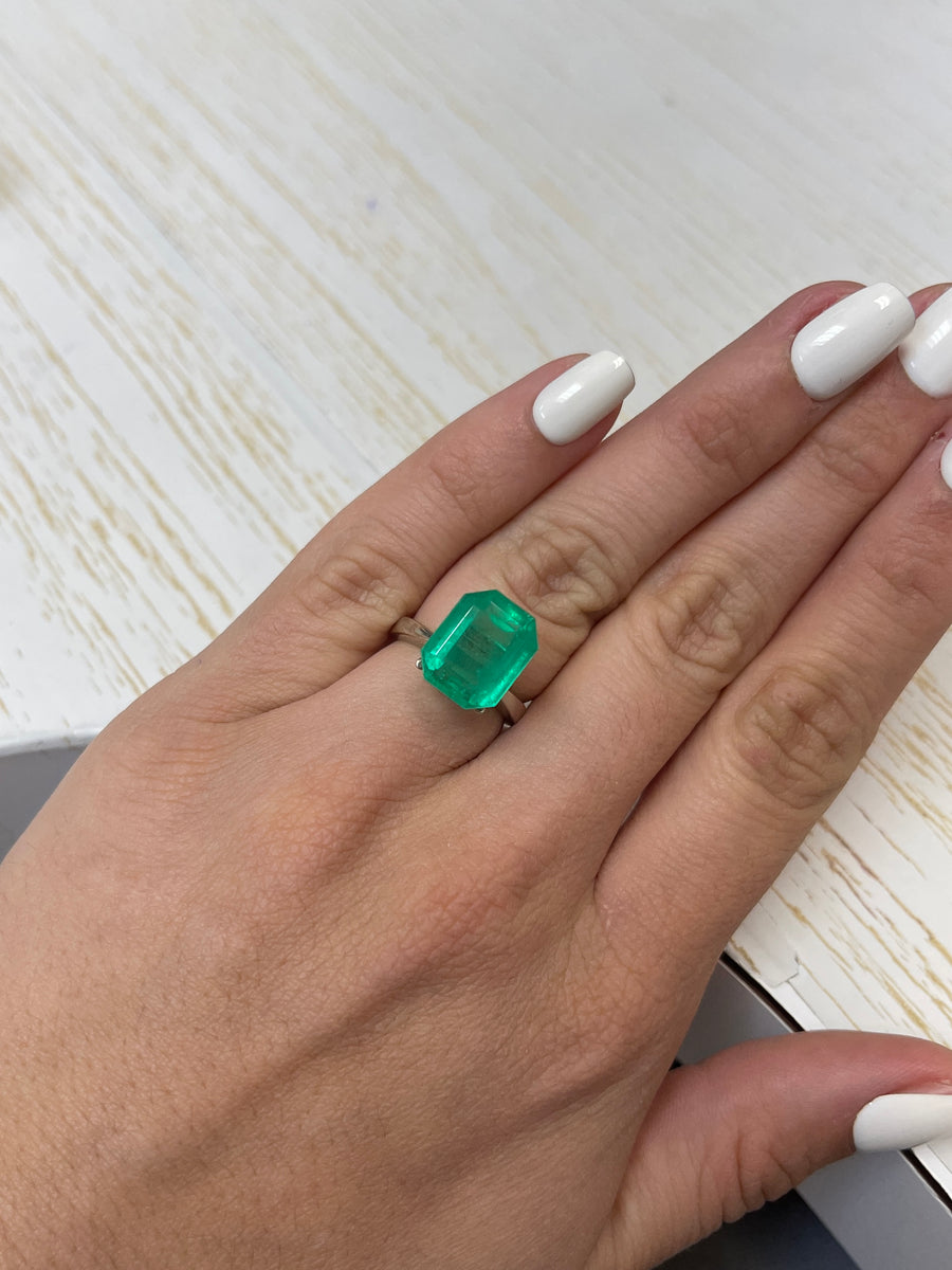 8.46 Carat Classic Green Colombian Emerald - Dazzling Emerald Cut