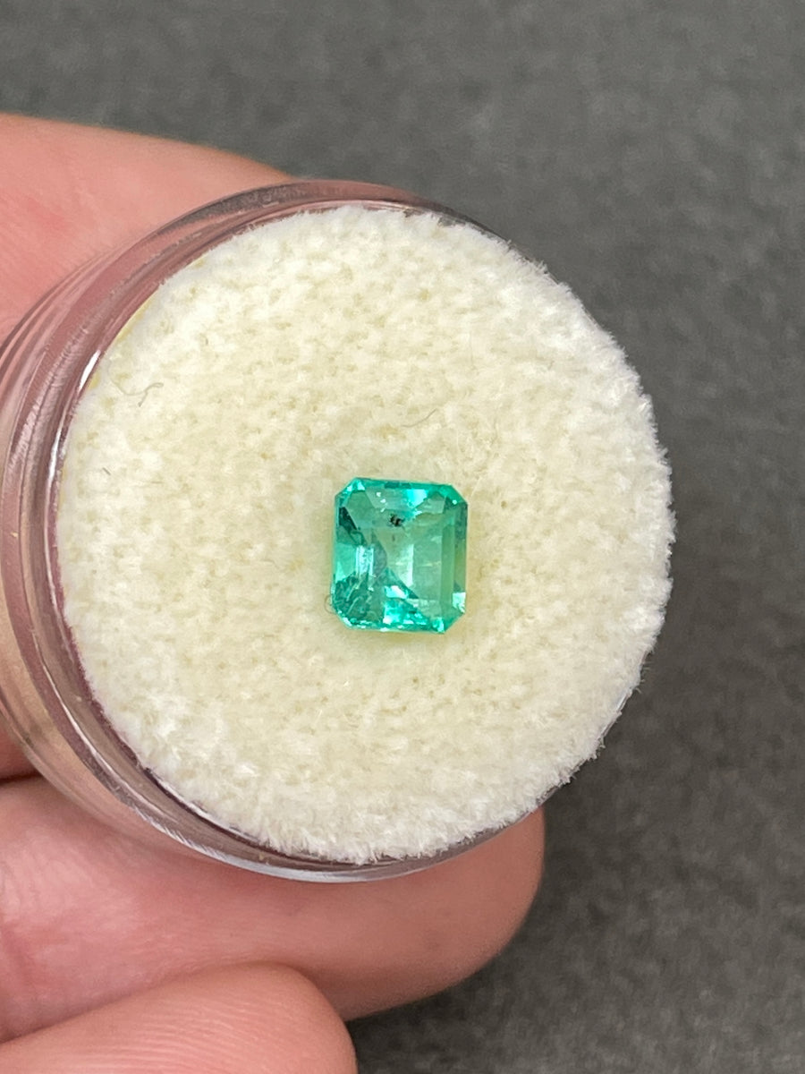 Natural Loose Gemstones Emerald Cut Emerald 6.2x5.8MM