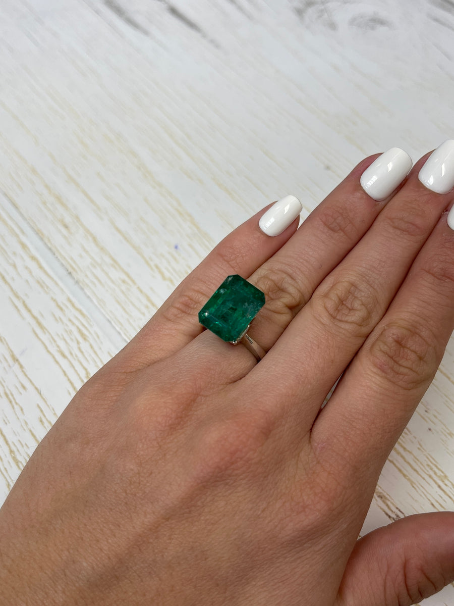 Zambian Emerald with 15.6x12 mm Dimensions - 12.45 Carats - Emerald Cut