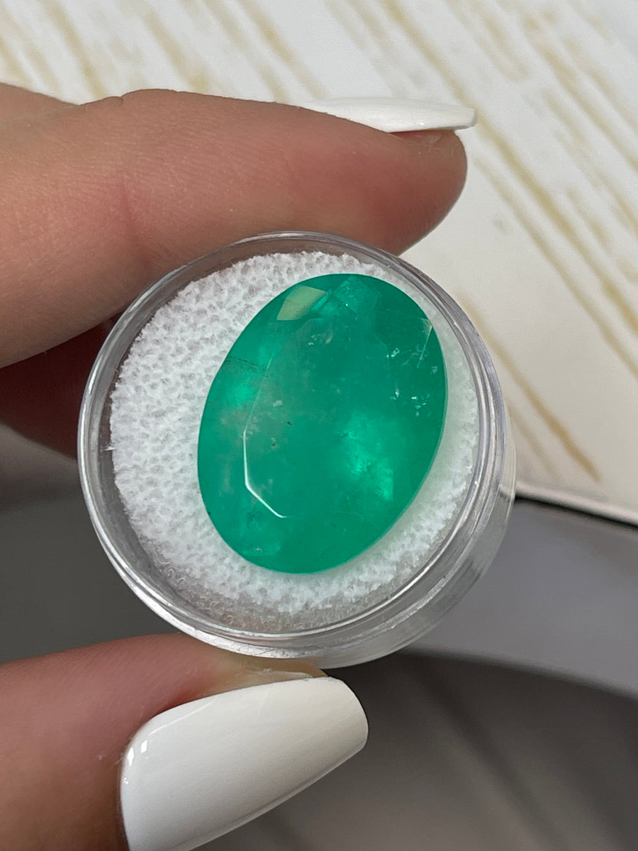 Colombian Emerald - Enormous 20.05 Carat Oval Green Gemstone