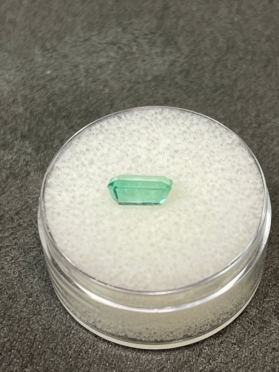  Clarity Colombian Emerald - 1.16 Carat - Vivid Green - Emerald Cut