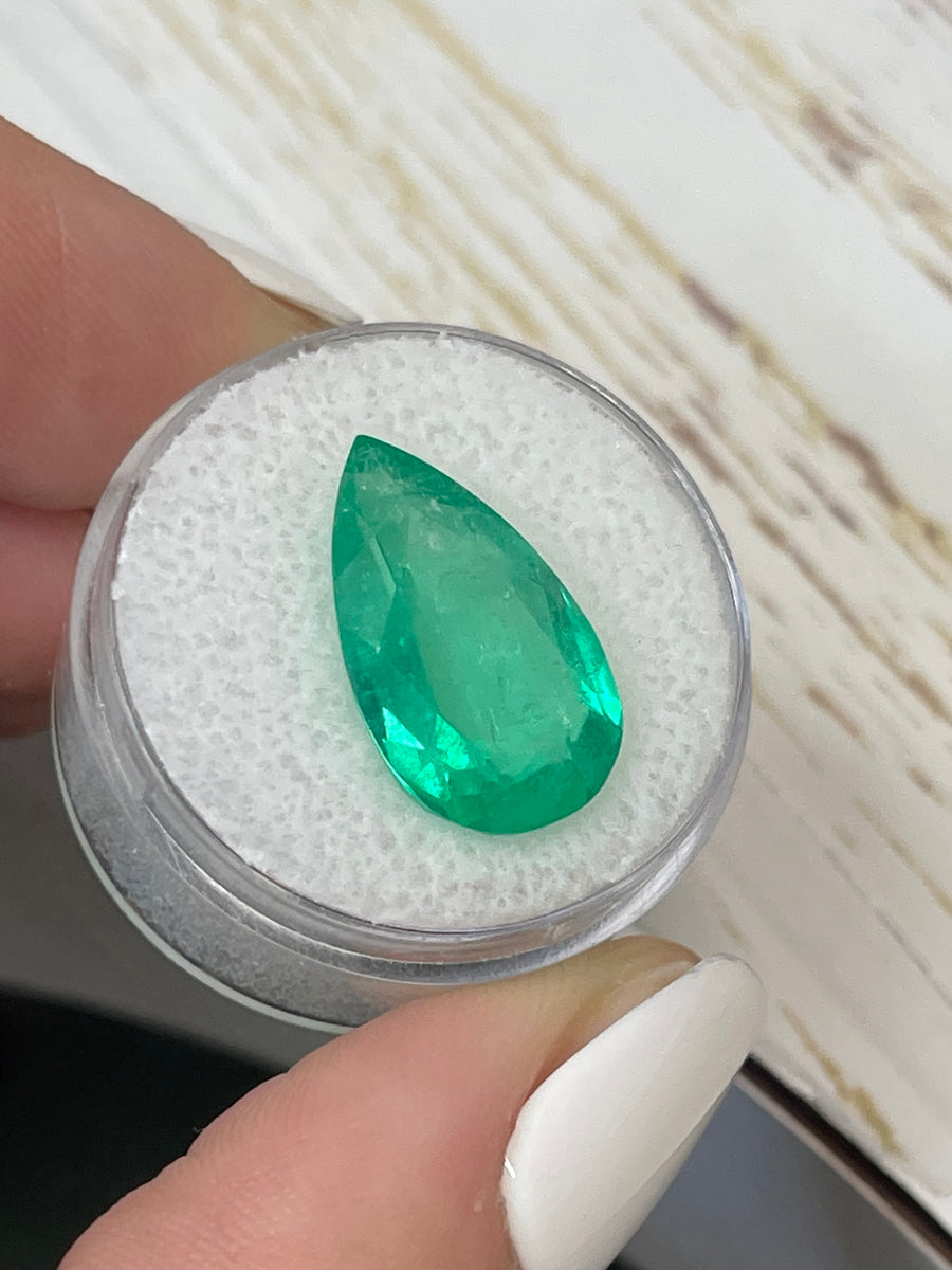 7.94 Carat Colombian Emerald - Stunning Pear-Shaped Green Gem