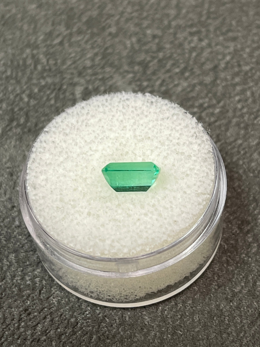 Colombian Emerald - 1.32 Carat Lustrous Green Gem