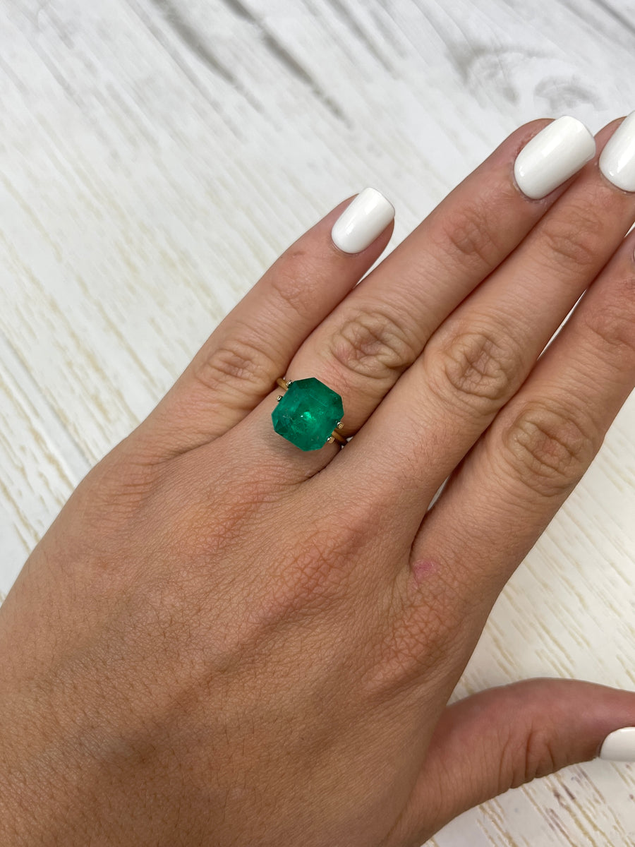 Natural Deep Green 5.91 Carat Emerald Cut Colombian Emerald