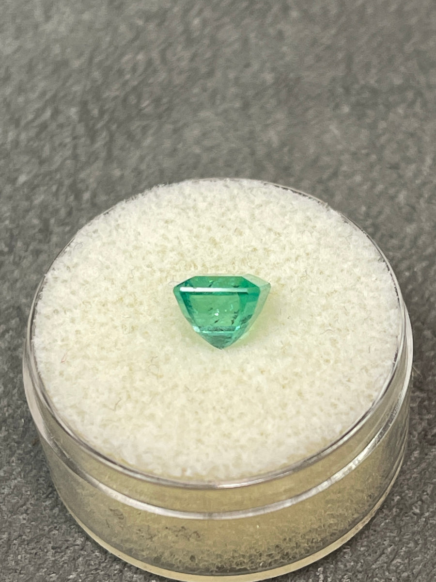 Colombian Emerald - Stunning 1.69 Carat Asscher Cut Gem