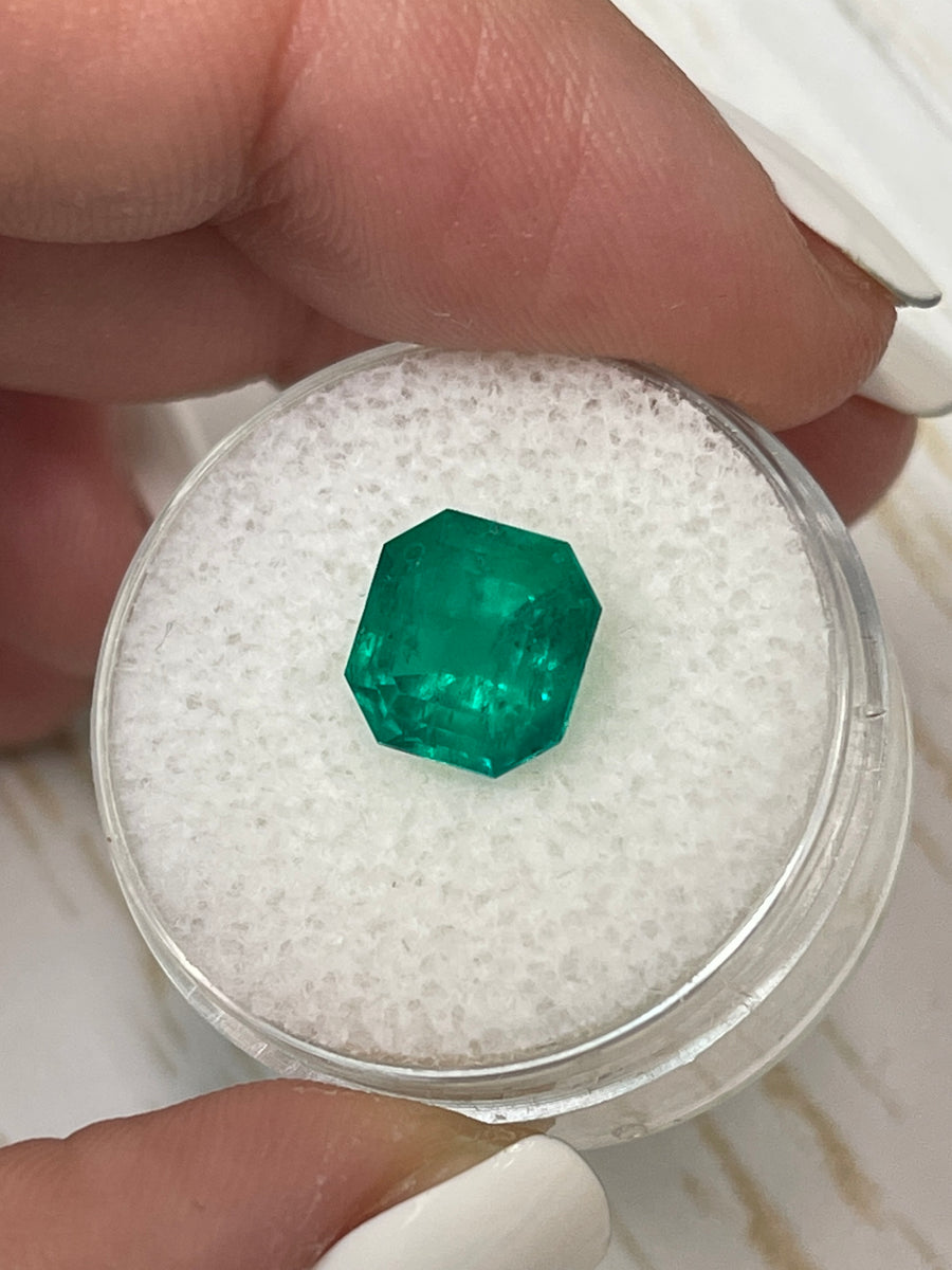Vivid Green Muzo Colombian Emerald, 3.01 Carat, Asscher Cut - Minor Oil