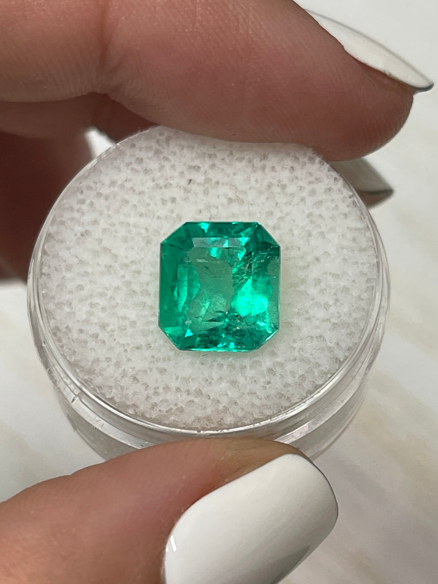 Vibrant Asscher-Cut Colombian Emerald - 4.20 Carat Loose Gemstone (10x10 mm)