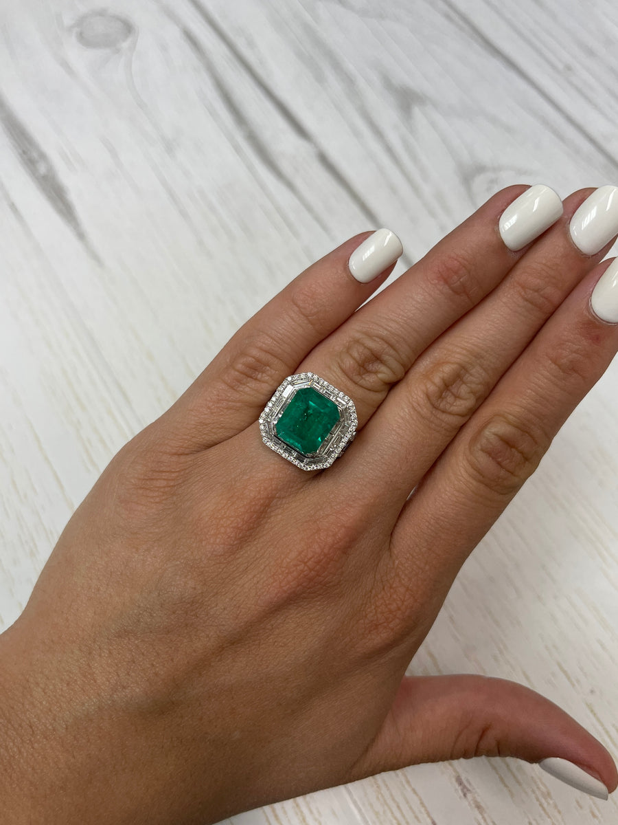 Colombian Emerald in Classic 12x10 Cut - A Fine 5.20 Carat Natural Gemstone