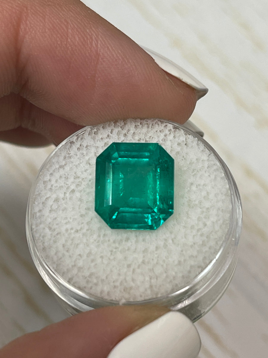 Asscher-Cut Colombian Emerald: 5.84 Carats of Intense Bluish Green Brilliance