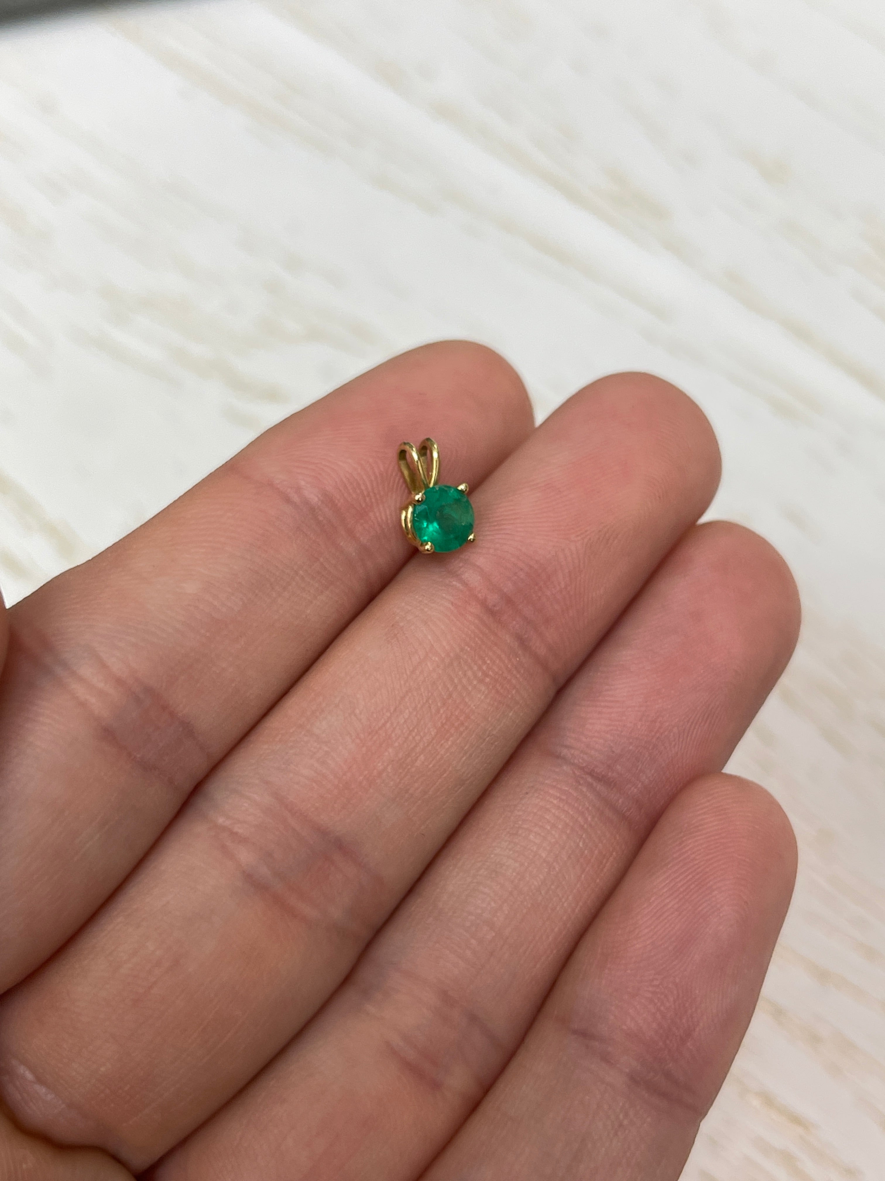 0.50 carat Round Colombian Emerald 14K Solitaire Pendant - JR Colombian Emeralds