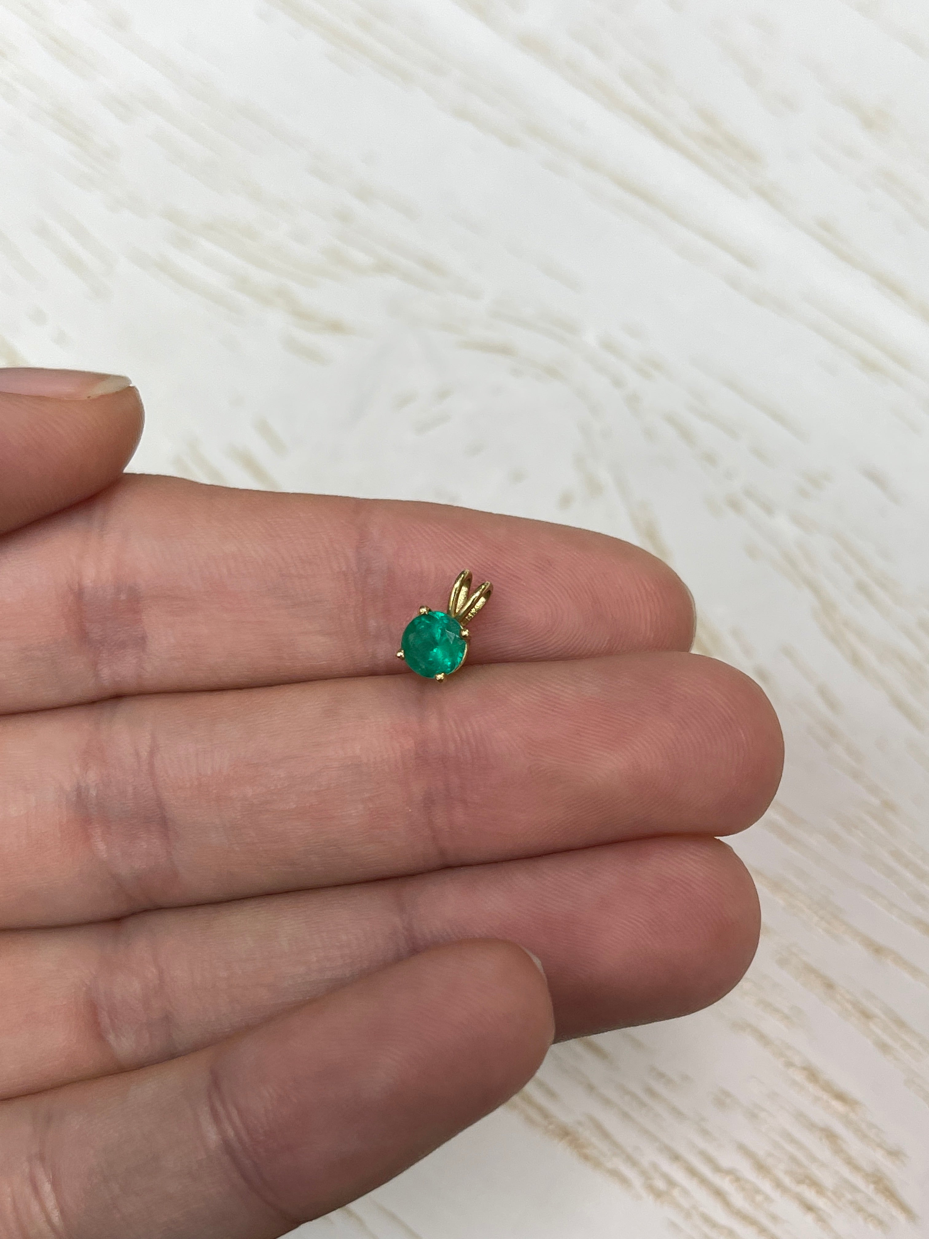 0.50 carat Round Colombian Emerald 14K Solitaire Pendant - JR Colombian Emeralds