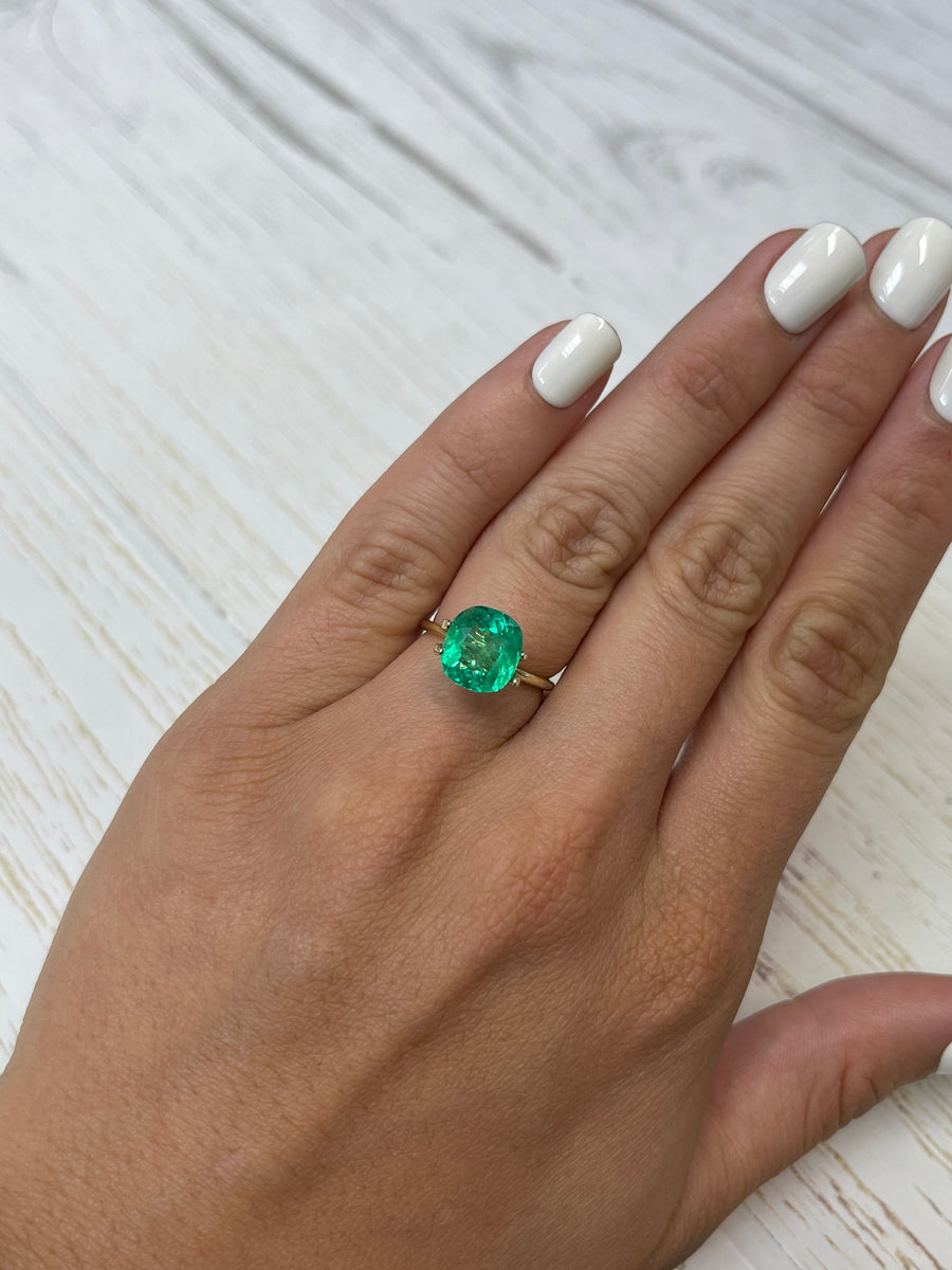 Cushion-Cut Colombian Emerald - 3.58 Carat - Exquisite Medium Green Stone