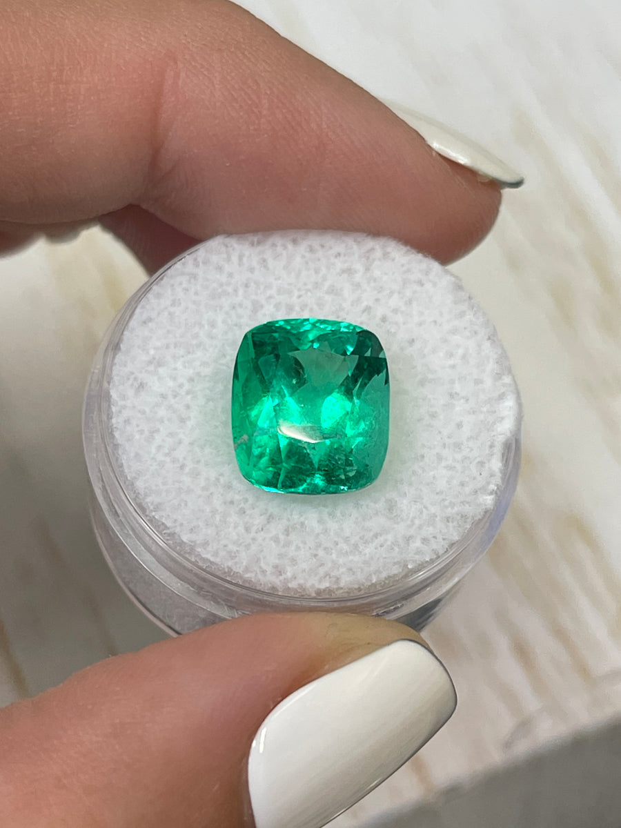 Minor to Moderate Oil Colombian Emerald - 6.17 Carat - Cushion Cut - Vibrant Green