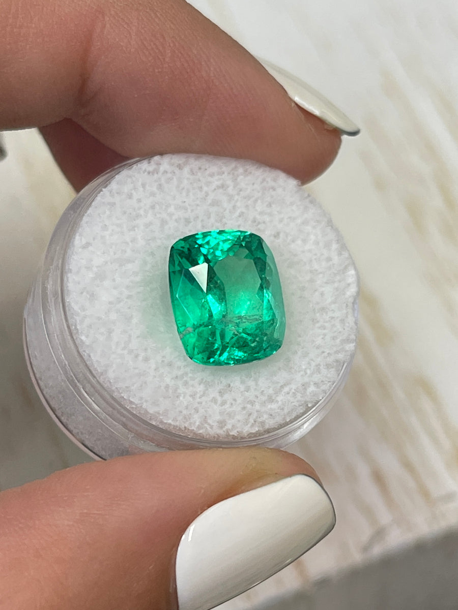 Loose Colombian Emerald - 6.17 Carat - Cushion Shape - Natural Vivid Green Gem