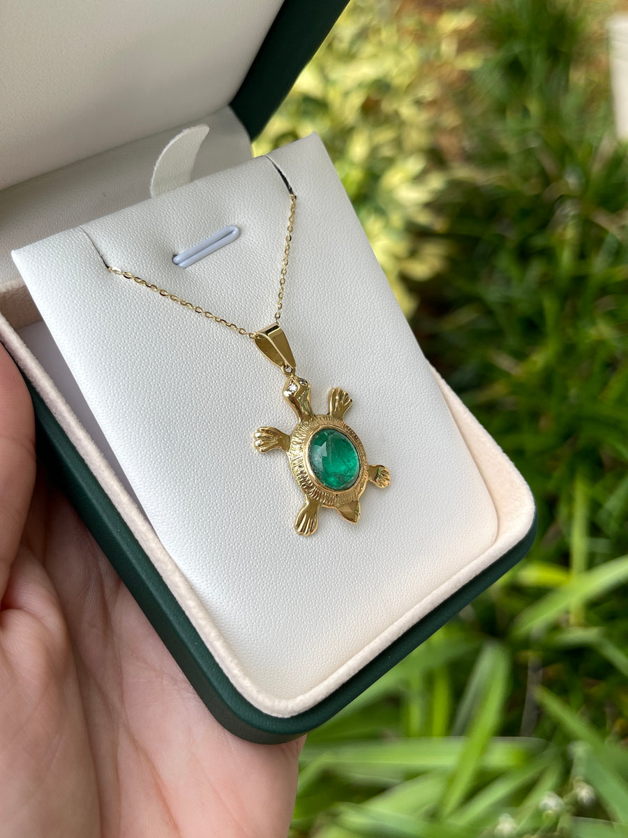 Turtle Pendant Necklace with Diamond Green Emerald 14k Yellow Gold For Sale  at 1stDibs