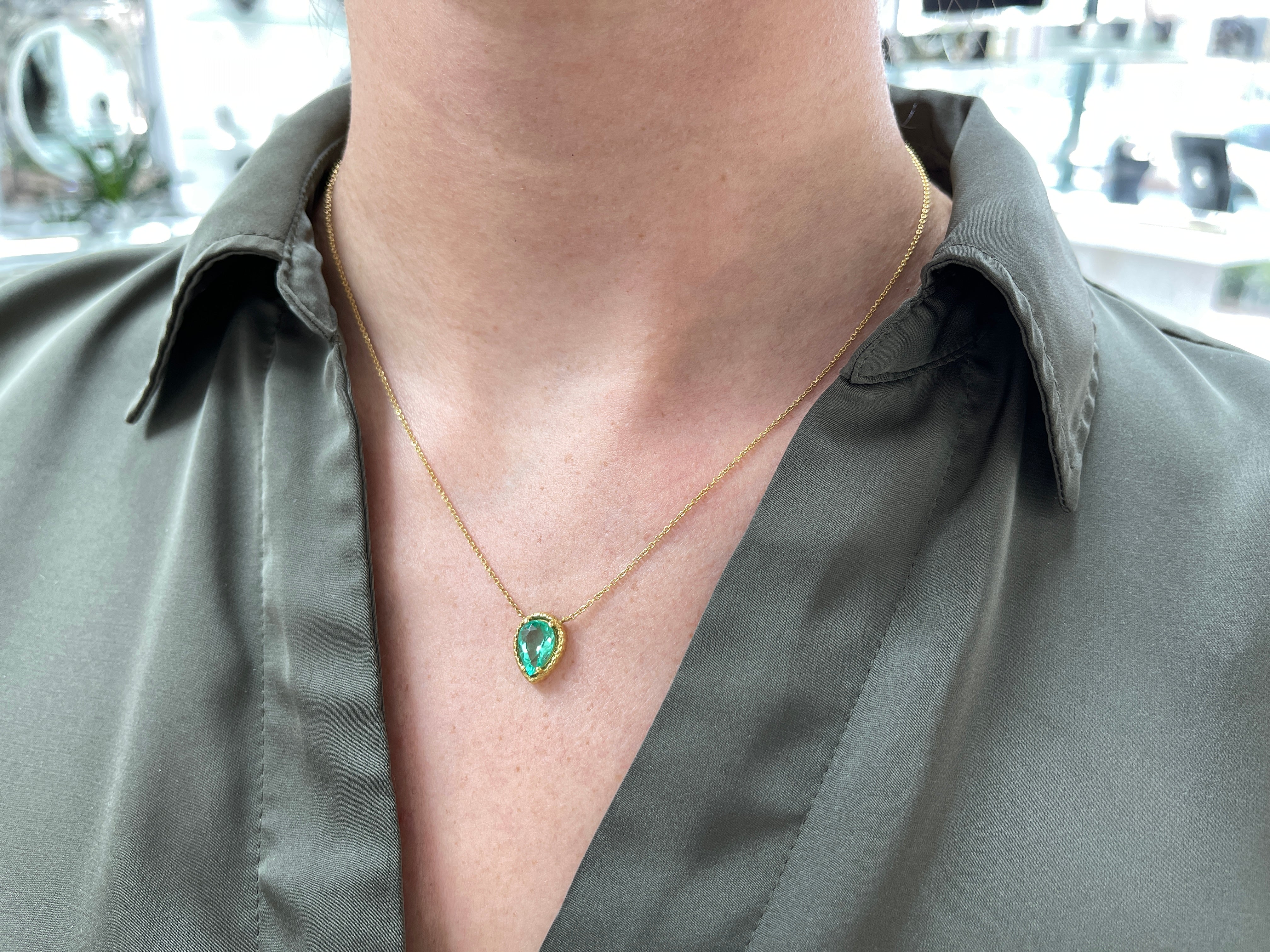 1.46 Carat Sleek Snake Serpent Colombian Emerald Pear Stationary Necklace 14K - JR Colombian Emeralds