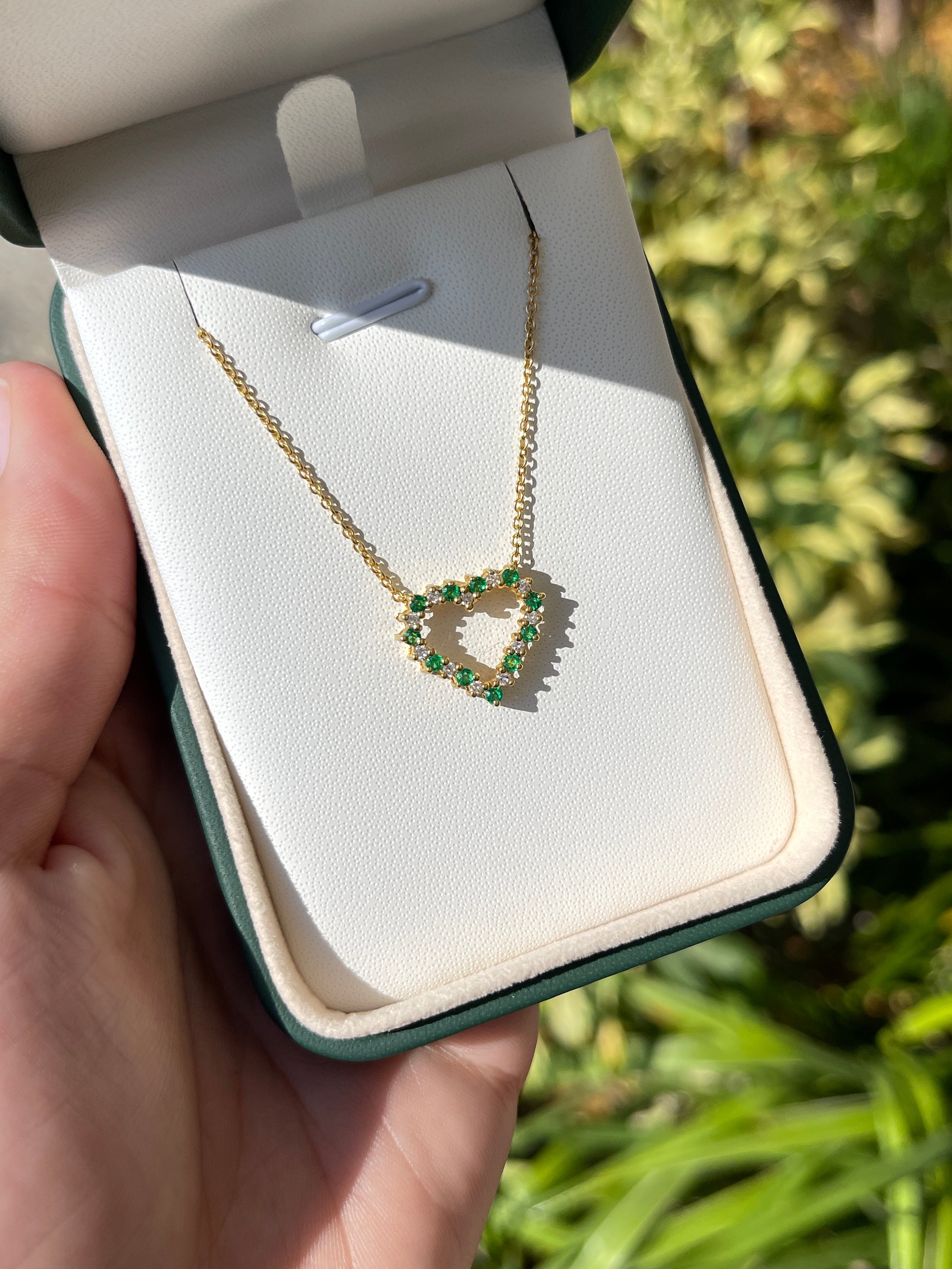 0.55tcw Emerald & Diamond Heart Necklace 18K - JR Colombian Emeralds