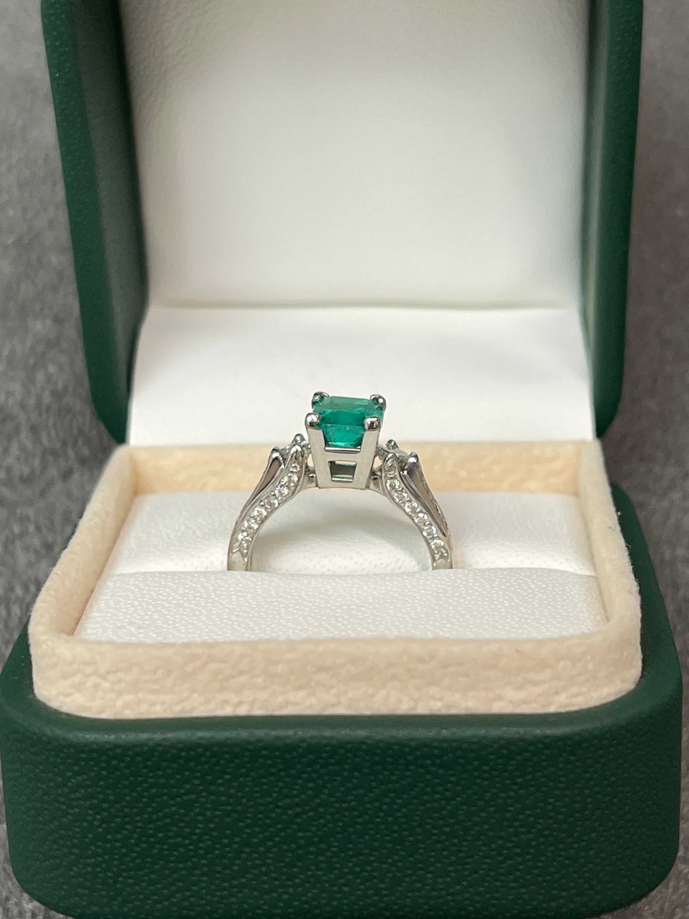 Emerald & Princess Cut Diamond Brilliant Round Engagement Ring 14K