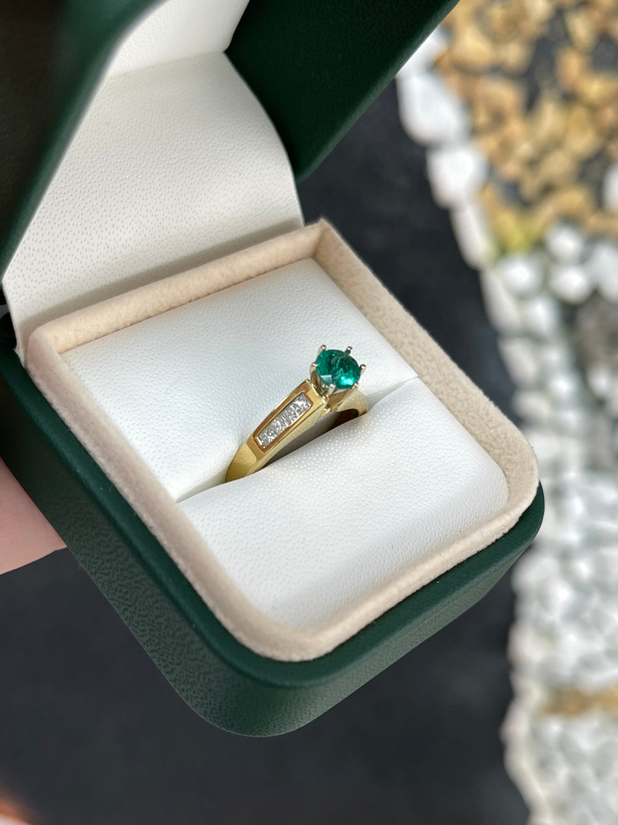 Eternal Radiance: 18K Gold Band with Stacking 0.50tcw 5mm Round Colombian Emerald Bezel - A Timeless Wedding Beauty