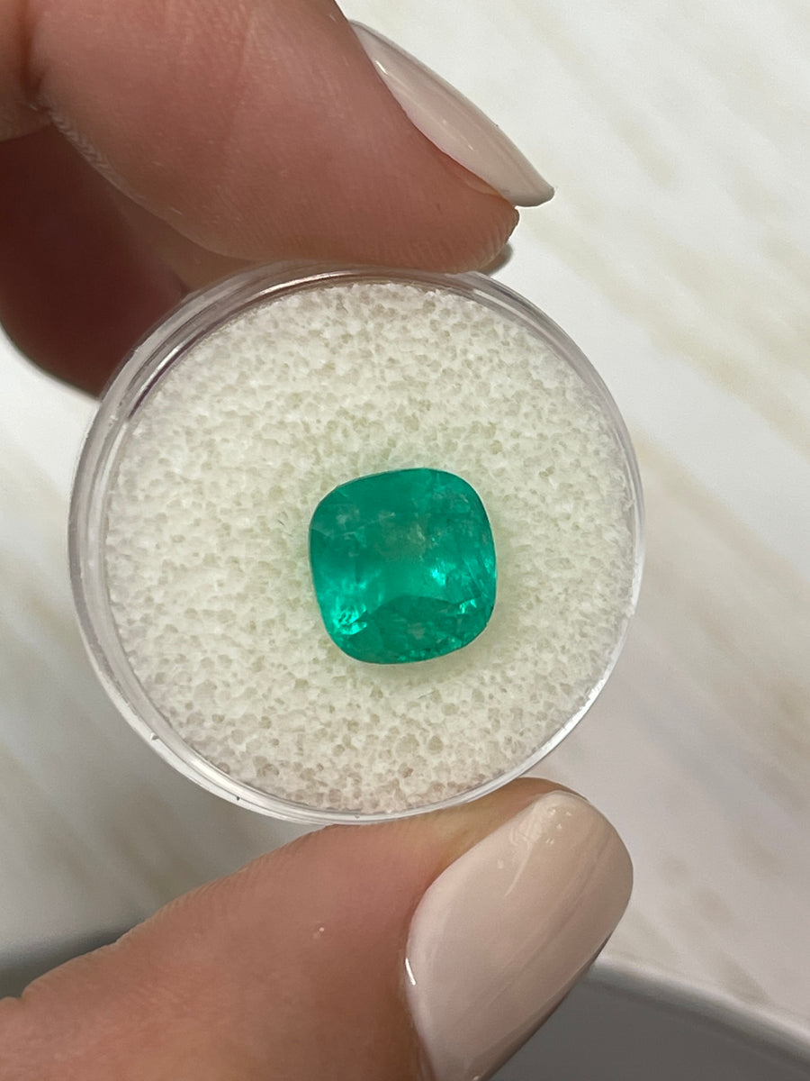 Enhancing SEO ALT Descriptions for a 9.5x9.5 Green Natural Colombian Emerald