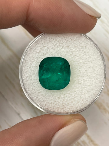 Cushion-Cut Colombian Emerald - 5.39 Carats with Minor to Moderate Oil Enhancement - Vibrant Muzo Green Hue - Loose Natural Gem