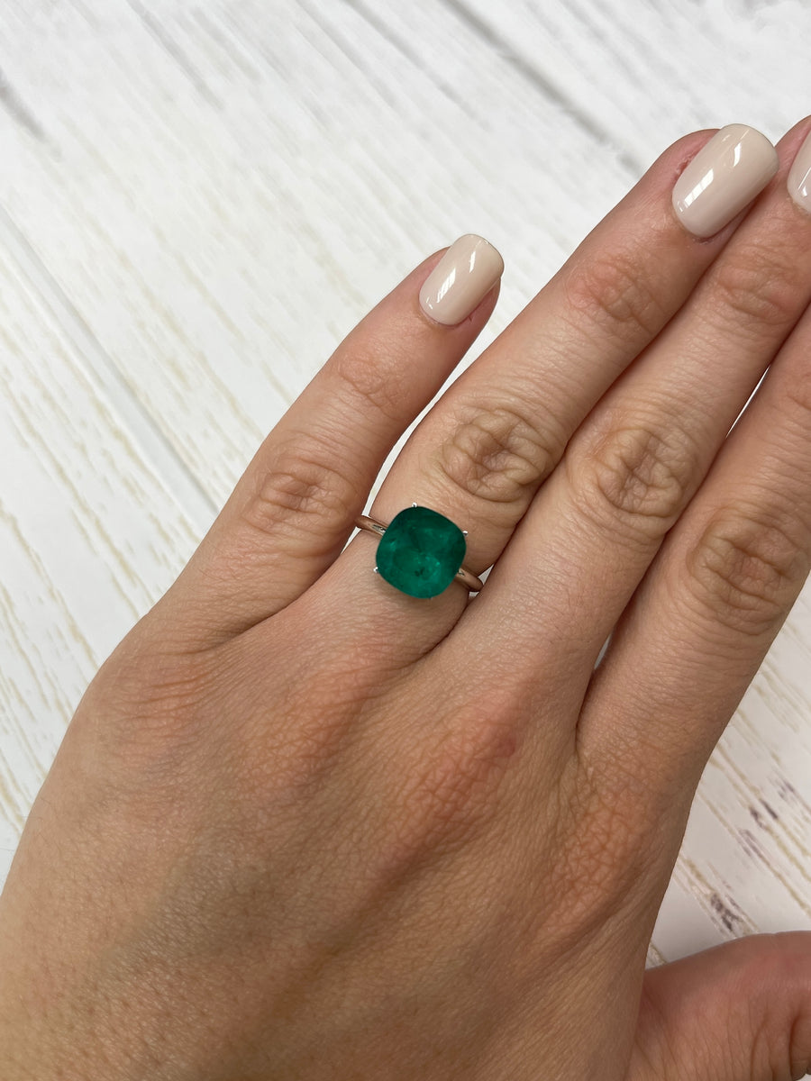 Vivid Muzo Green Colombian Emerald - 5.39 Carat Cushion-Cut - Natural Beauty with Light Oil Enhancement - Loose Stone