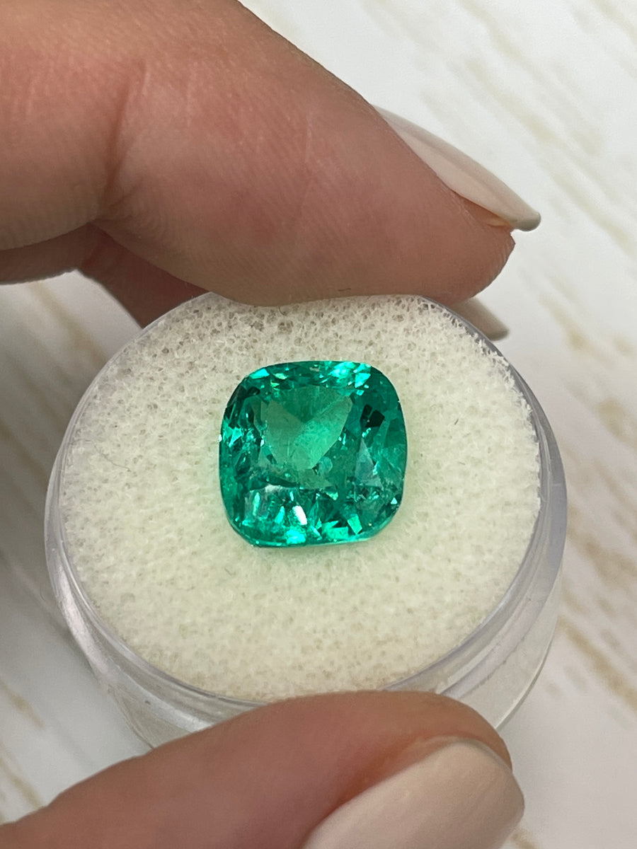 Exquisite Bluish Green 5.81 Carat Colombian Emerald - Cushion Shape - Certified