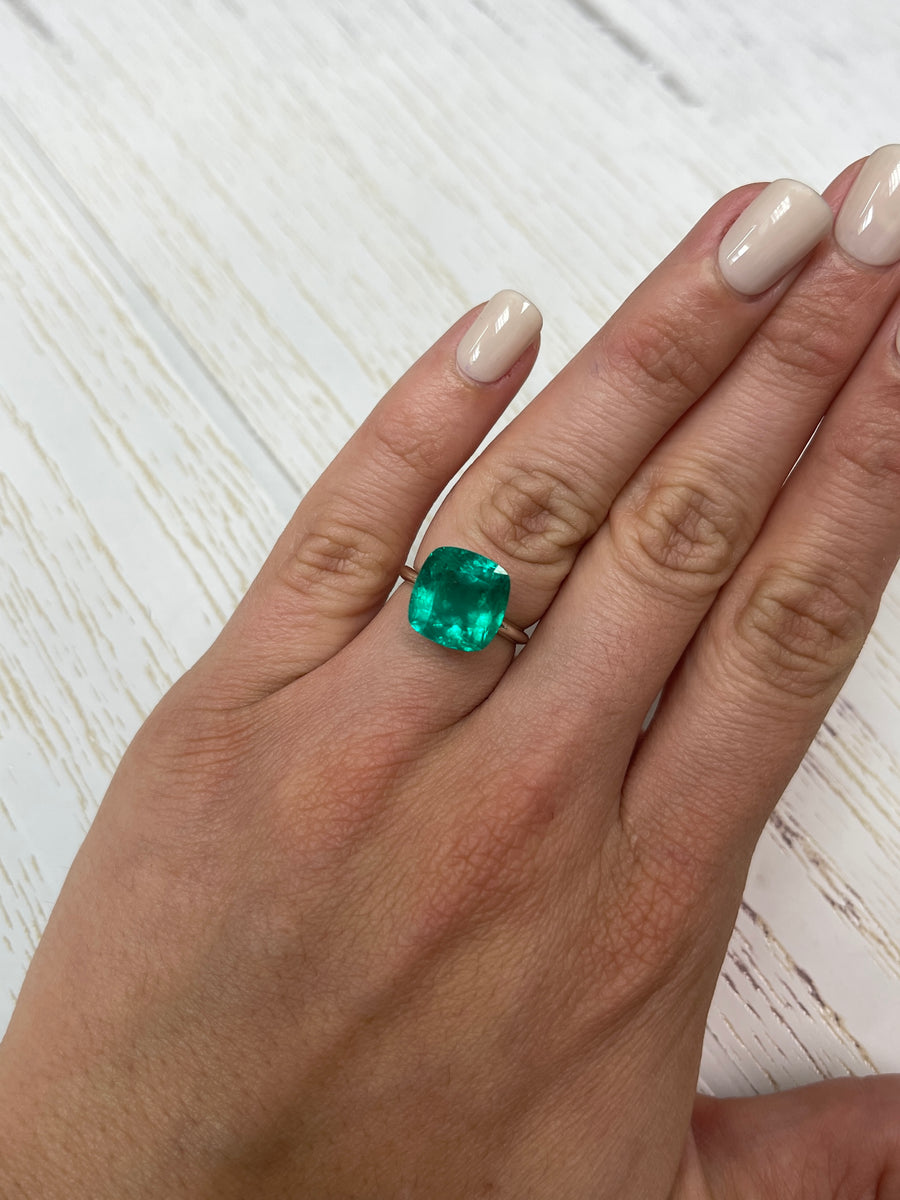 Vivid Bluish Green 7.98 Carat Colombian Emerald - Exquisite Rounded Cushion Shape