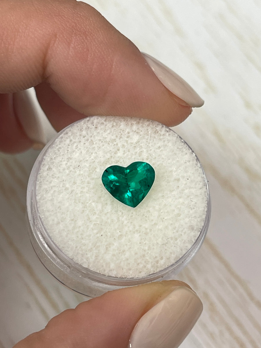 Heart-Cut Colombian Emerald - 1.14 Carat Loose Gemstone in Stunning Muzo Green