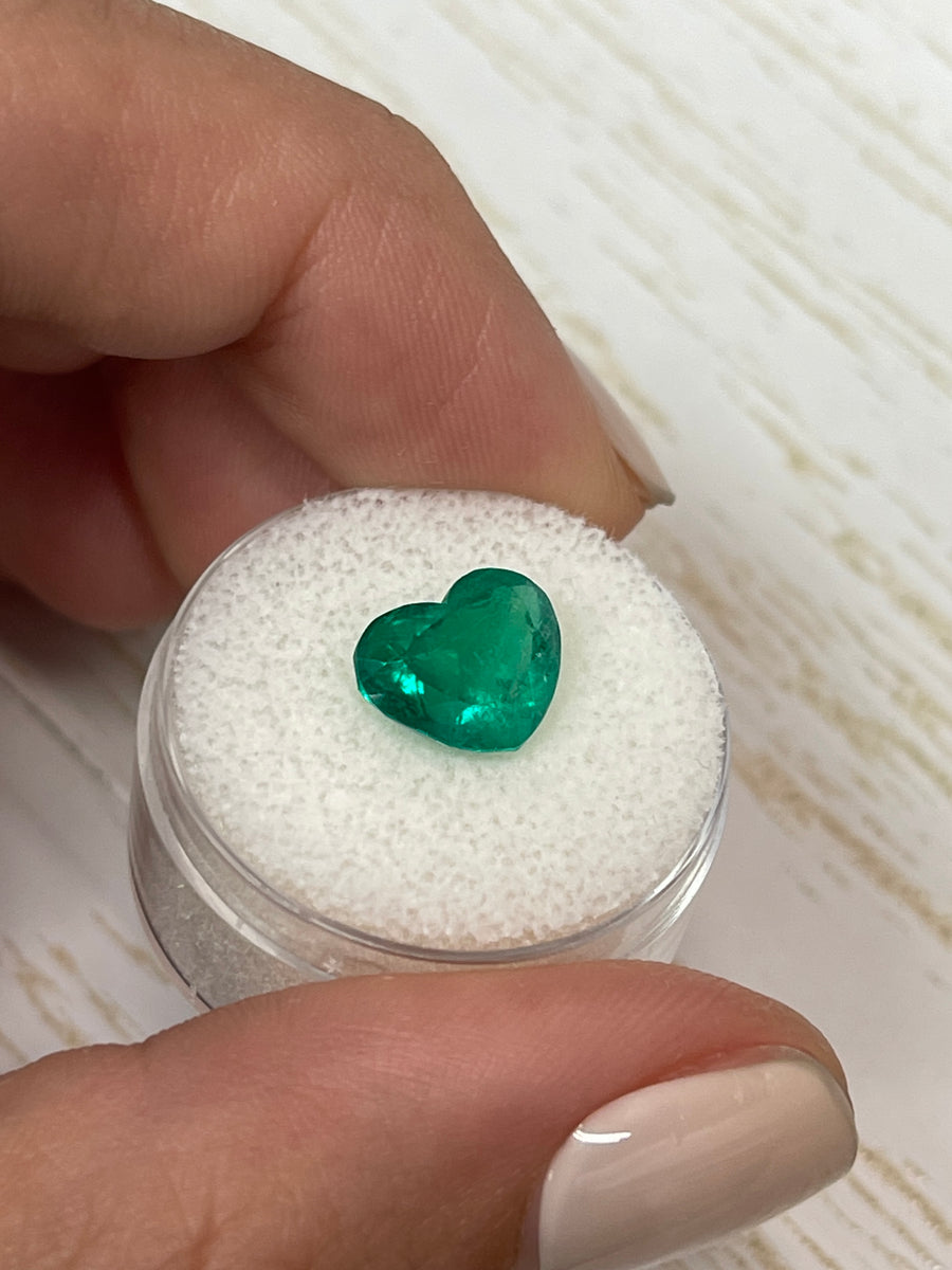 Natural Colombian Emerald - 11x9mm Heart Cut - Certified 3.35 Carat Gem