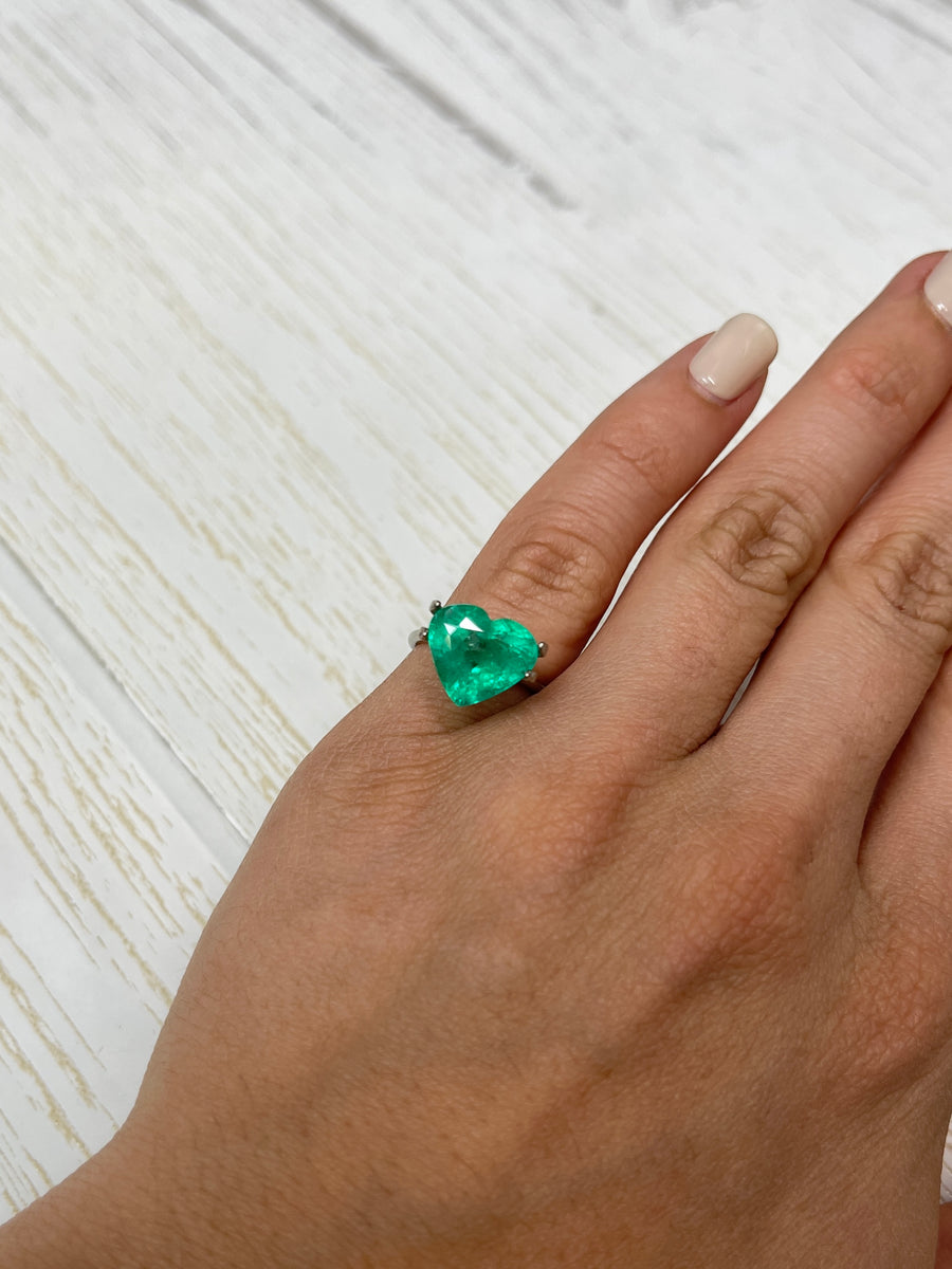 Exceptional 11x12mm Heart Cut Colombian Emerald - 5.16 Carat Green Jewel
