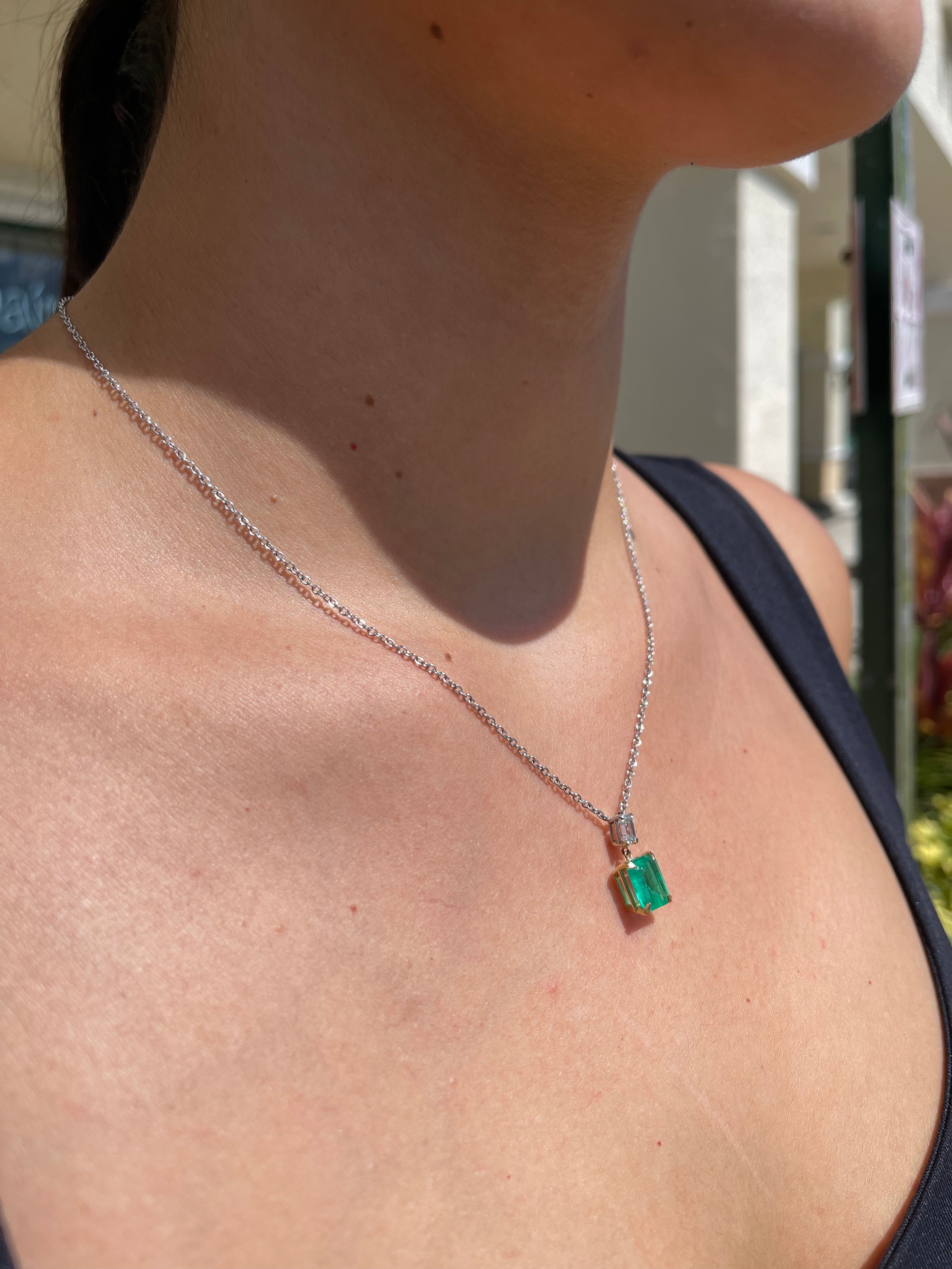 18K Gold Necklace Featuring Colombian Emerald and Diamond Accents