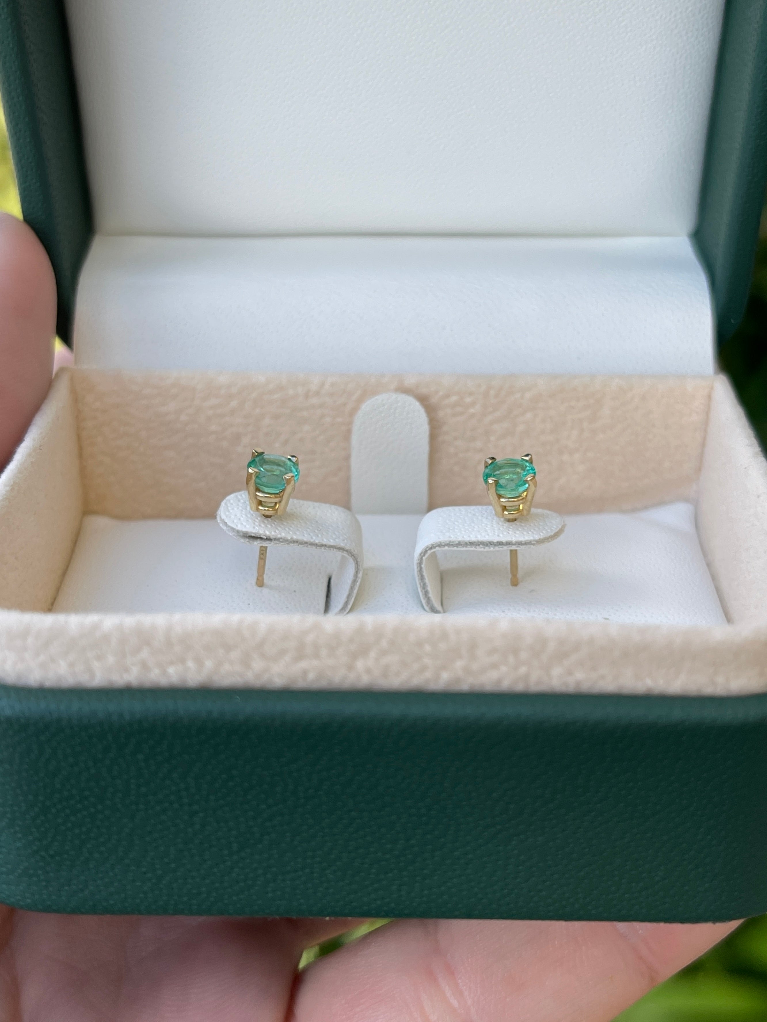 0.85tcw 14K 4.8mm Round Emerald Stud Earrings - JR Colombian Emeralds