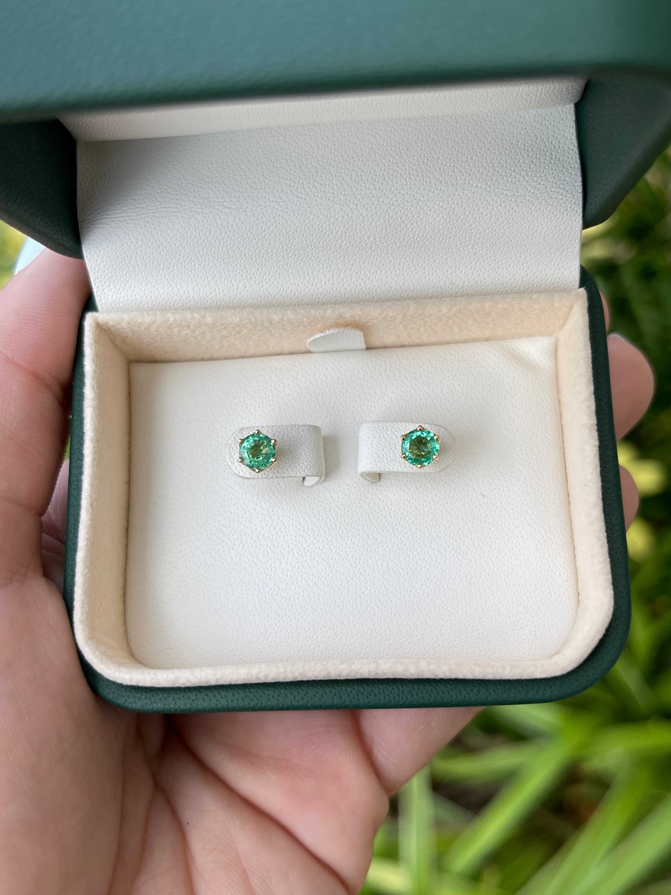 0.80tcw Round Cut Six Prong Stud Earrings 14K - JR Colombian Emeralds