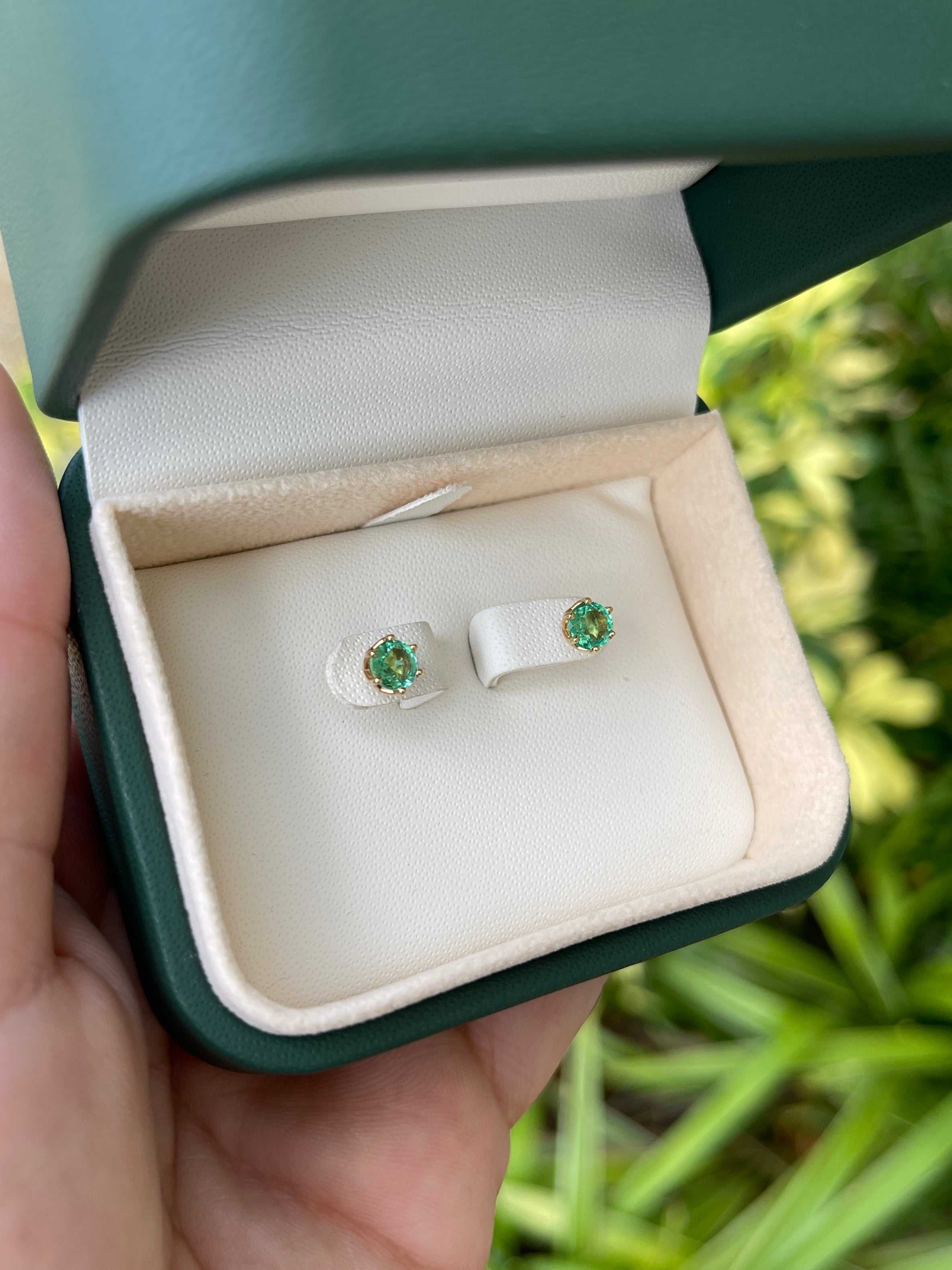 0.80tcw Round Cut Six Prong Stud Earrings 14K - JR Colombian Emeralds