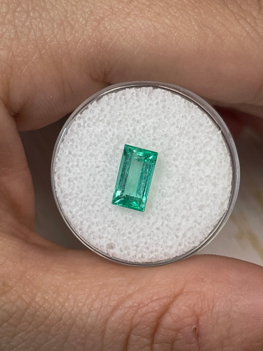 9.4x5.2mm Colombian Emerald with 1.72 Carat Brilliance