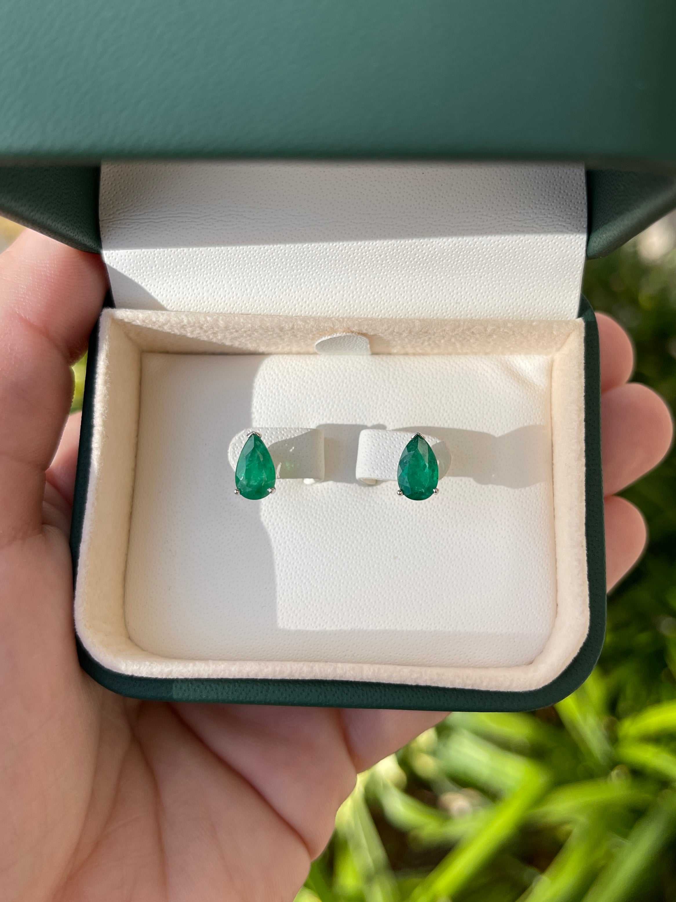 2.0tcw Natural Dark Forest Emerald Pear Cut Teardrop White Gold 14K - JR Colombian Emeralds