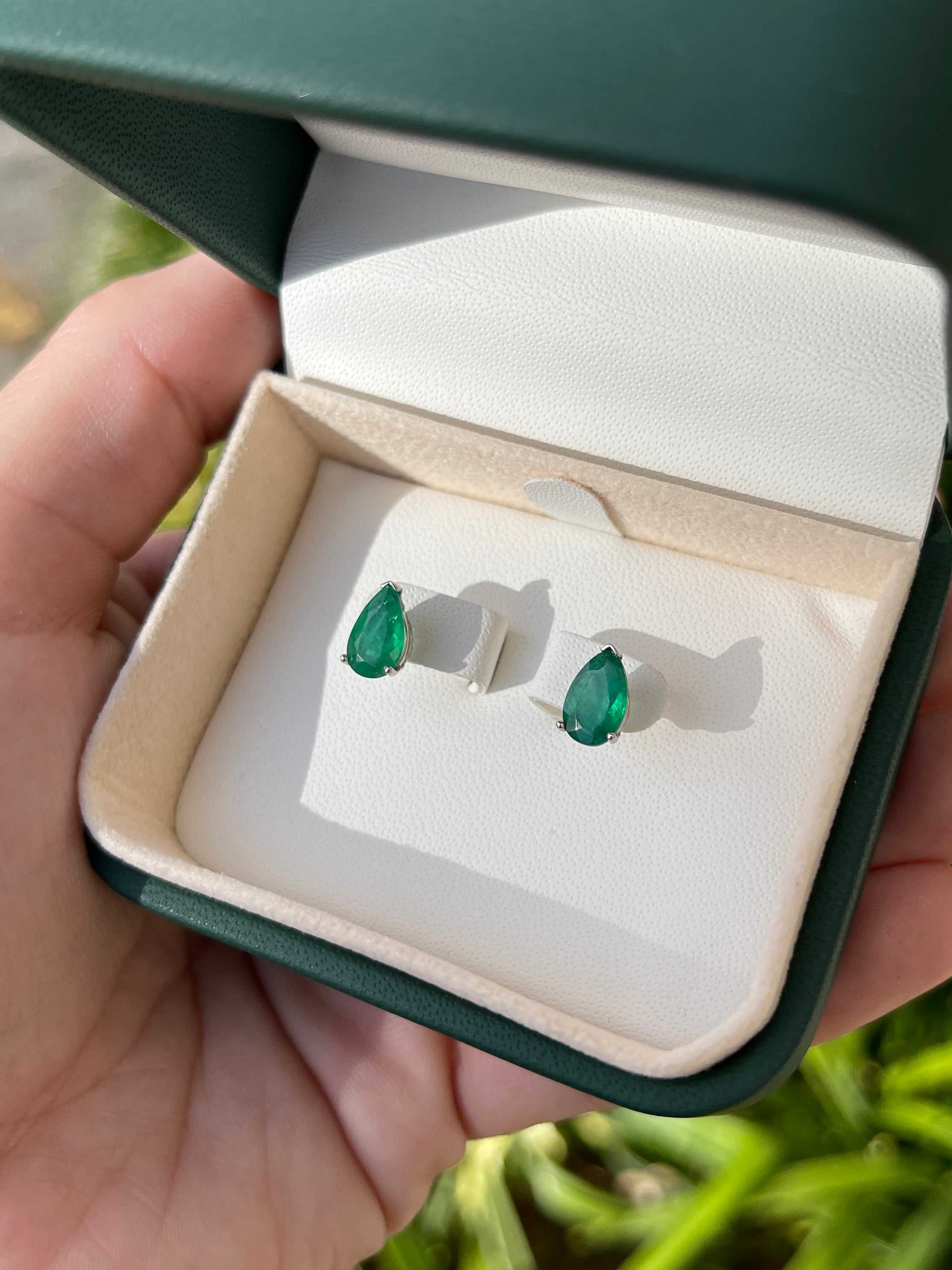 2.0tcw Natural Dark Forest Emerald Pear Cut Teardrop White Gold 14K - JR Colombian Emeralds