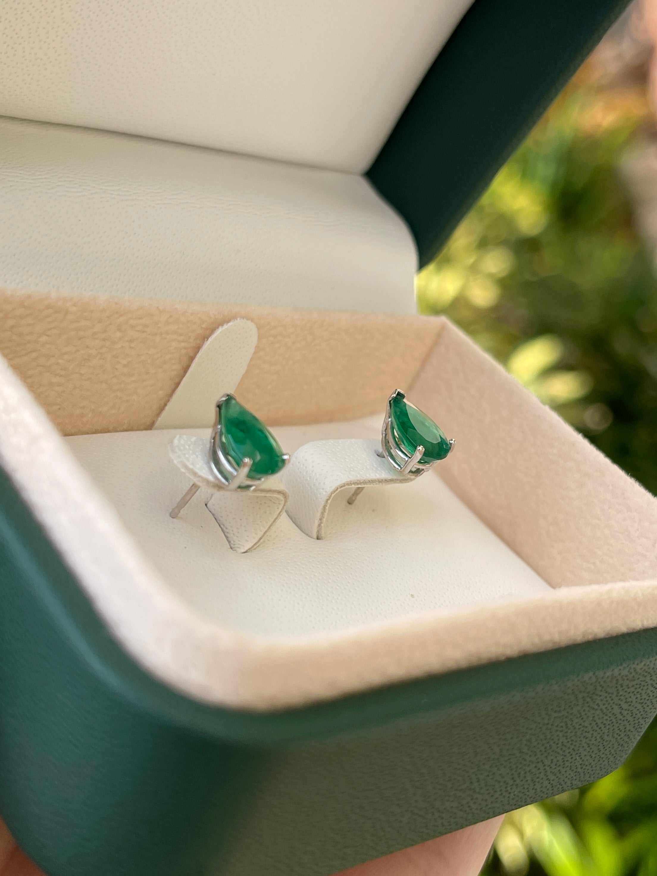 2.0tcw Natural Dark Forest Emerald Pear Cut Teardrop White Gold 14K - JR Colombian Emeralds