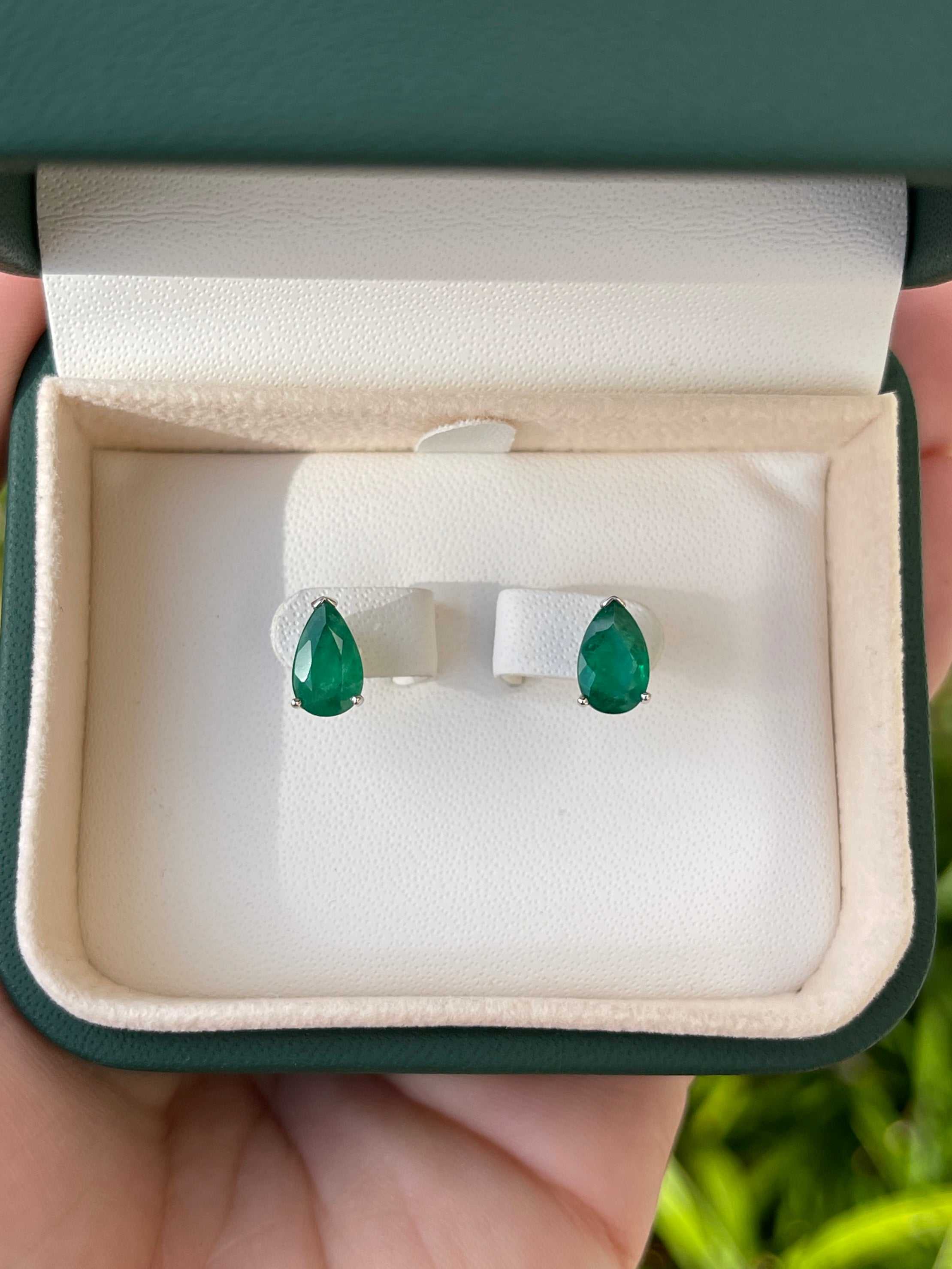 2.0tcw Natural Dark Forest Emerald Pear Cut Teardrop White Gold 14K - JR Colombian Emeralds