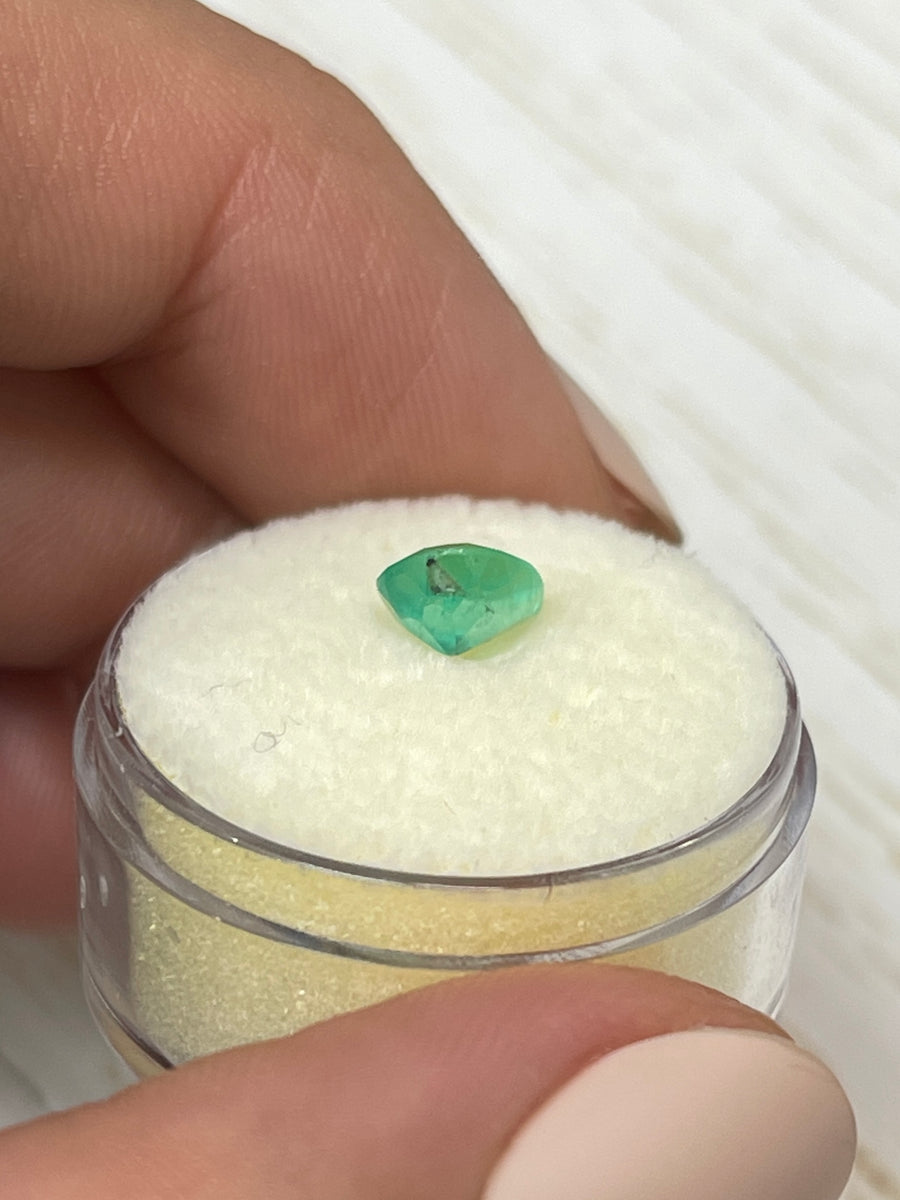 0.94 Carat Pear-Cut Colombian Emerald: A Radiant Spring Green Treasure