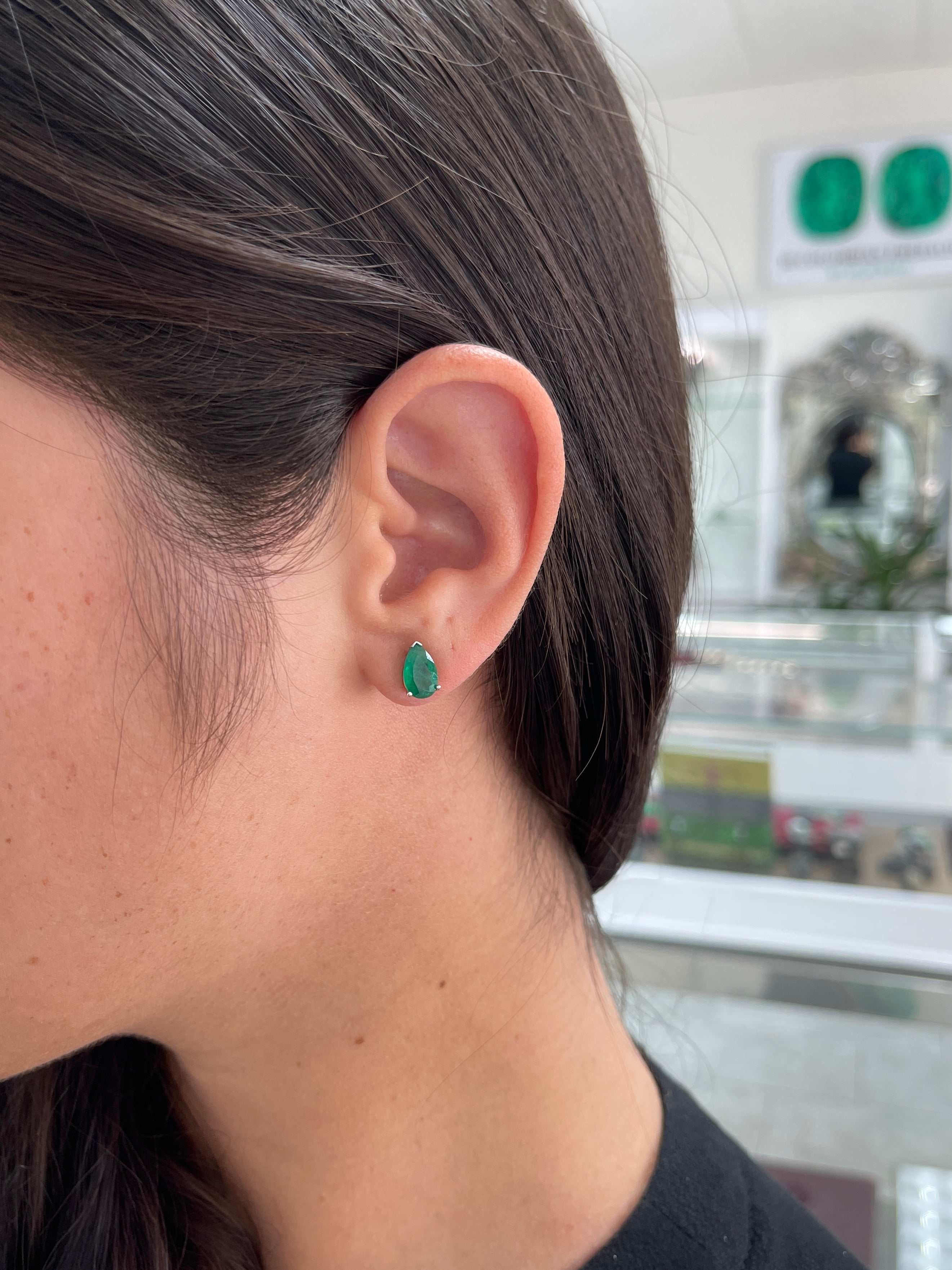 2.0tcw Natural Dark Forest Emerald Pear Cut Teardrop White Gold 14K - JR Colombian Emeralds