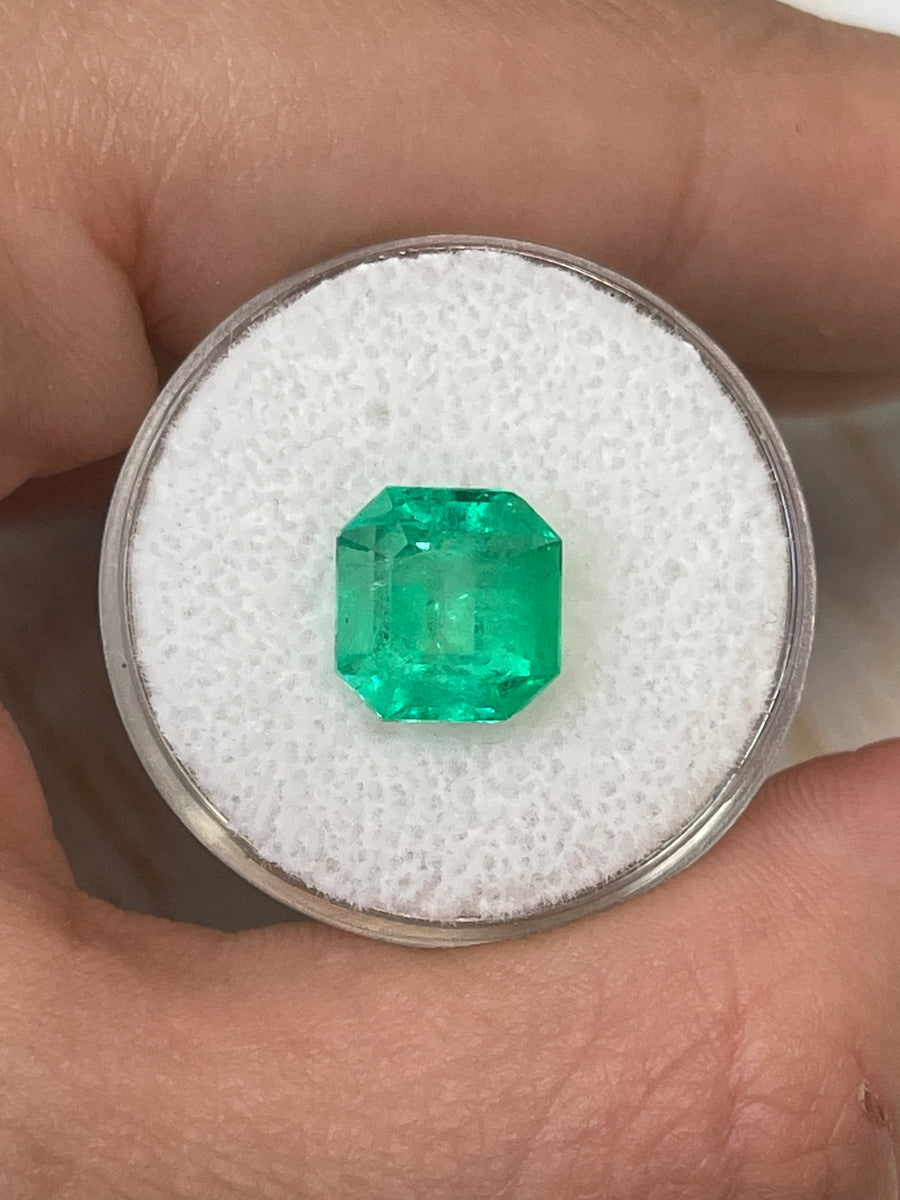 Stunning 3.21 Carat Colombian Emerald - Asscher Cut Gem