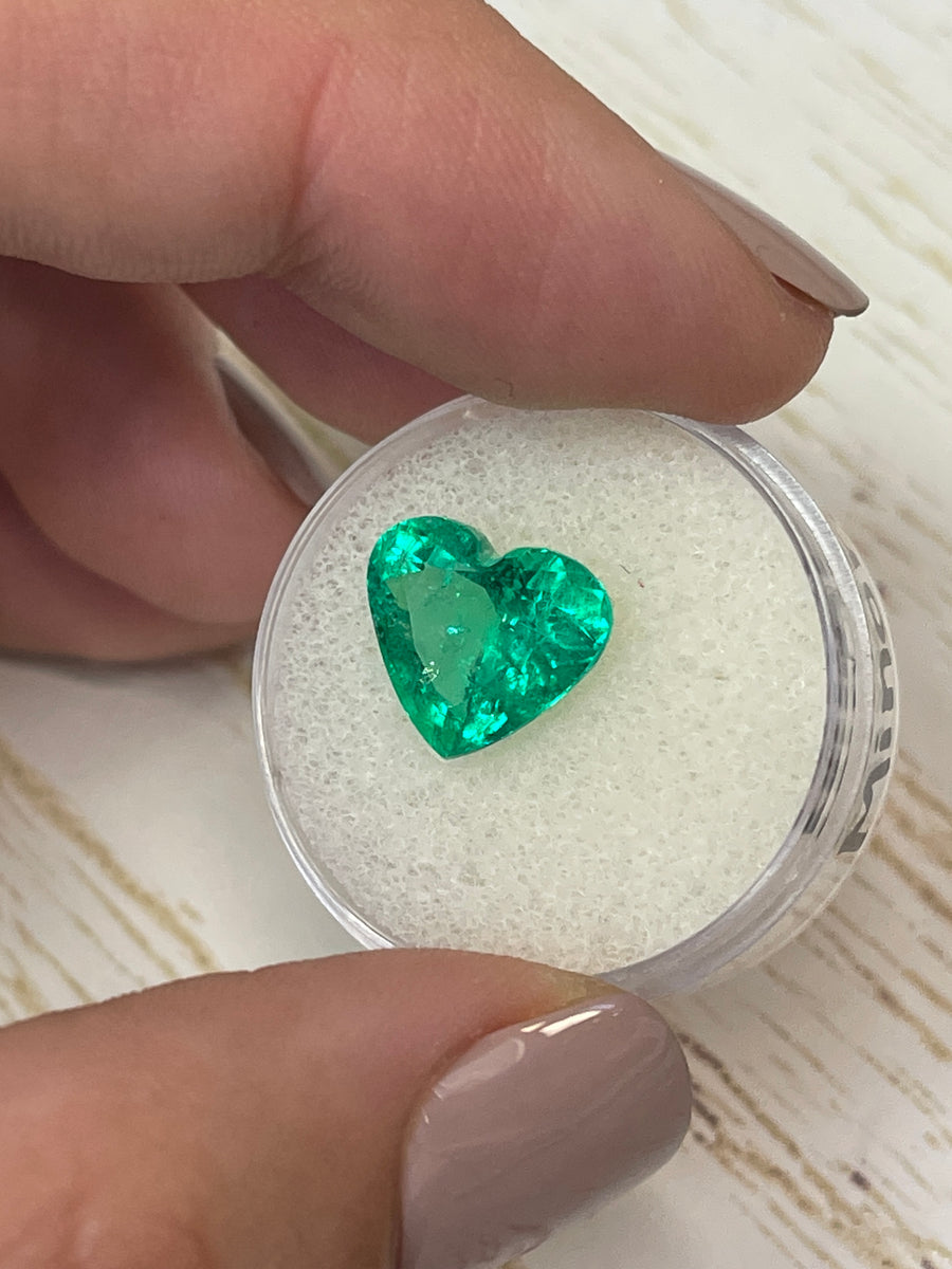 Heart-Cut Colombian Emerald - 4.12 Carats, Green Hue, and Minor Oil Inclusion