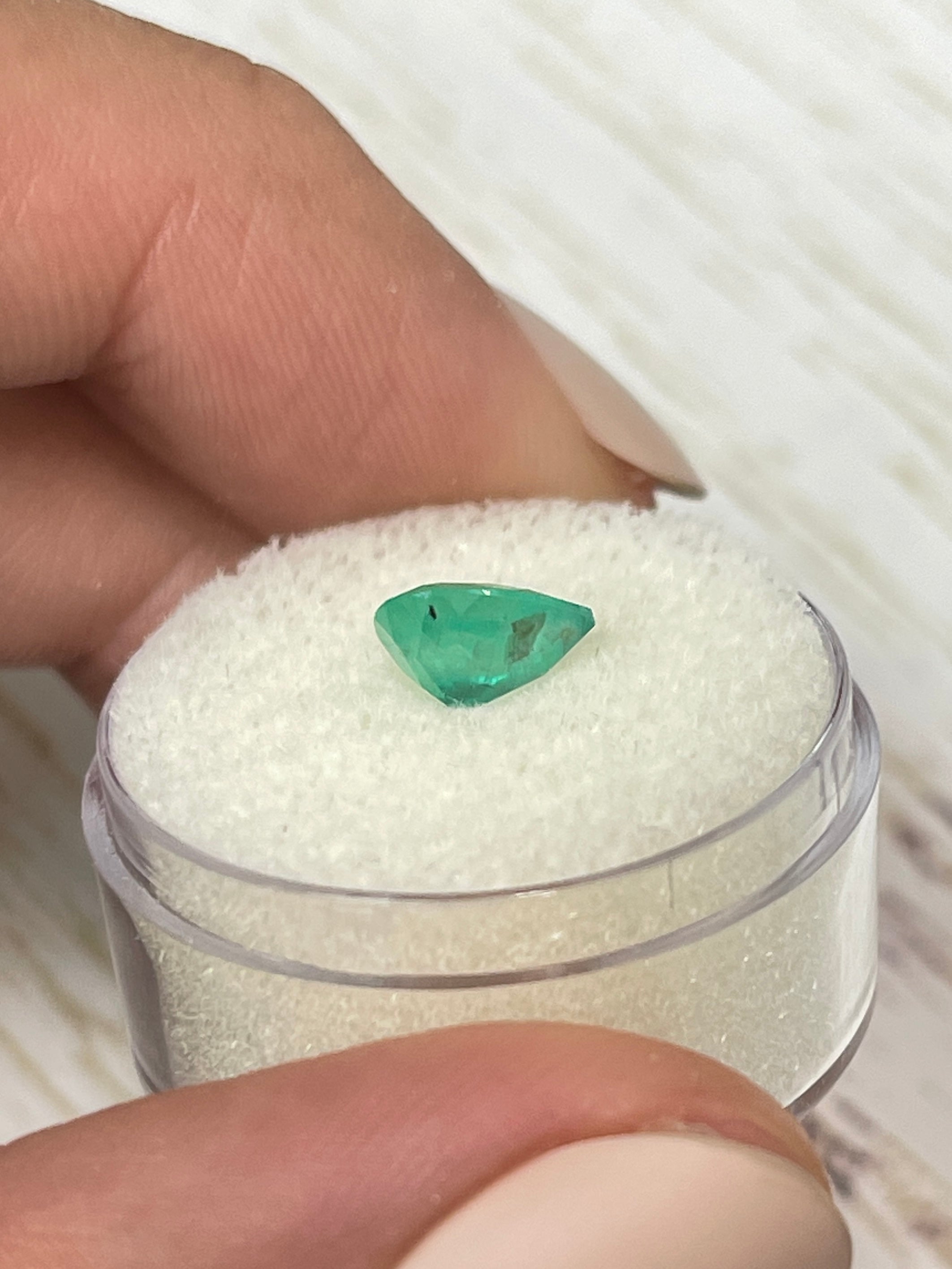 Exquisite Pear-Shaped Bluish Green Emerald - 1.11 Carats