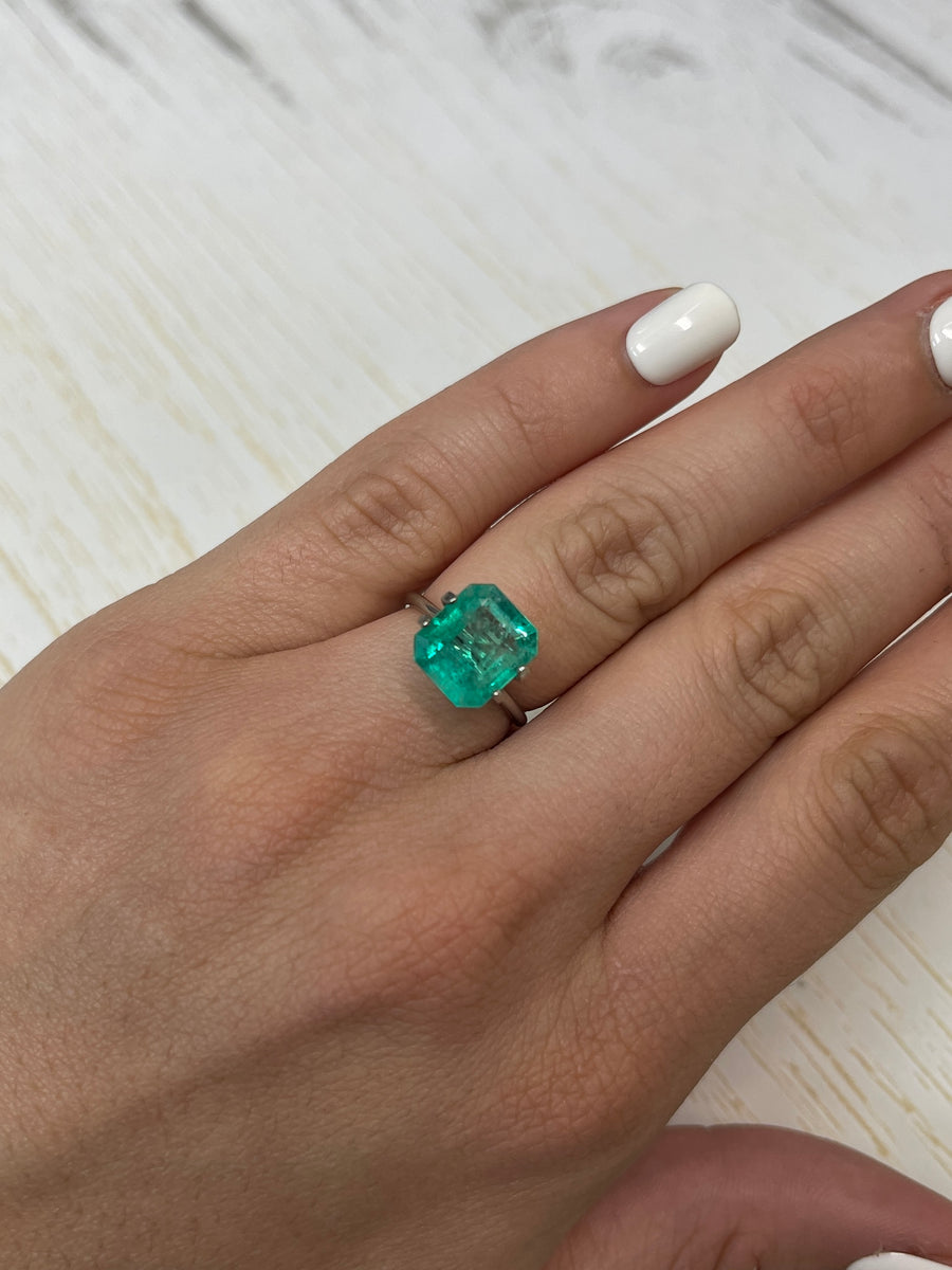 Exquisite Bluish Green Colombian Emerald - 4.17 Carats, Classic Emerald Cut