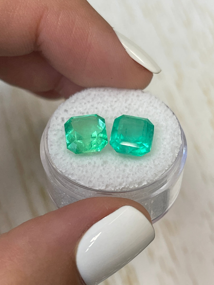 Two Asscher Cut Colombian Emeralds - Loose Gems with a Combined Weight of 7.01 Carats, Measuring 9x8mm