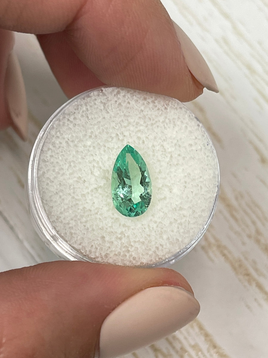 Elegant 50 Carat Pear-Shaped Colombian Emerald - A True Gem