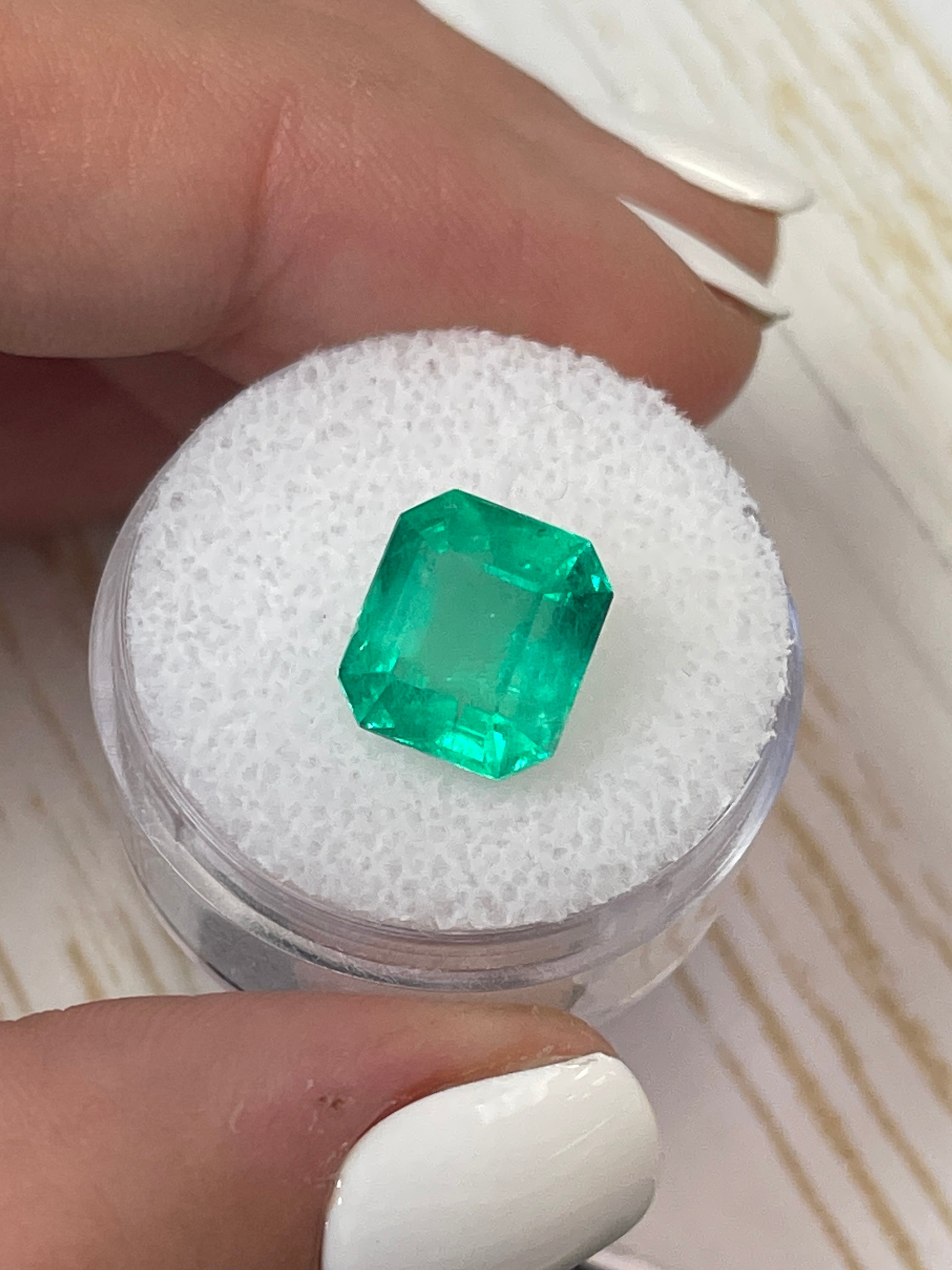 Natural Colombian Emerald - 4.21 Carat Yellowish Green Beauty